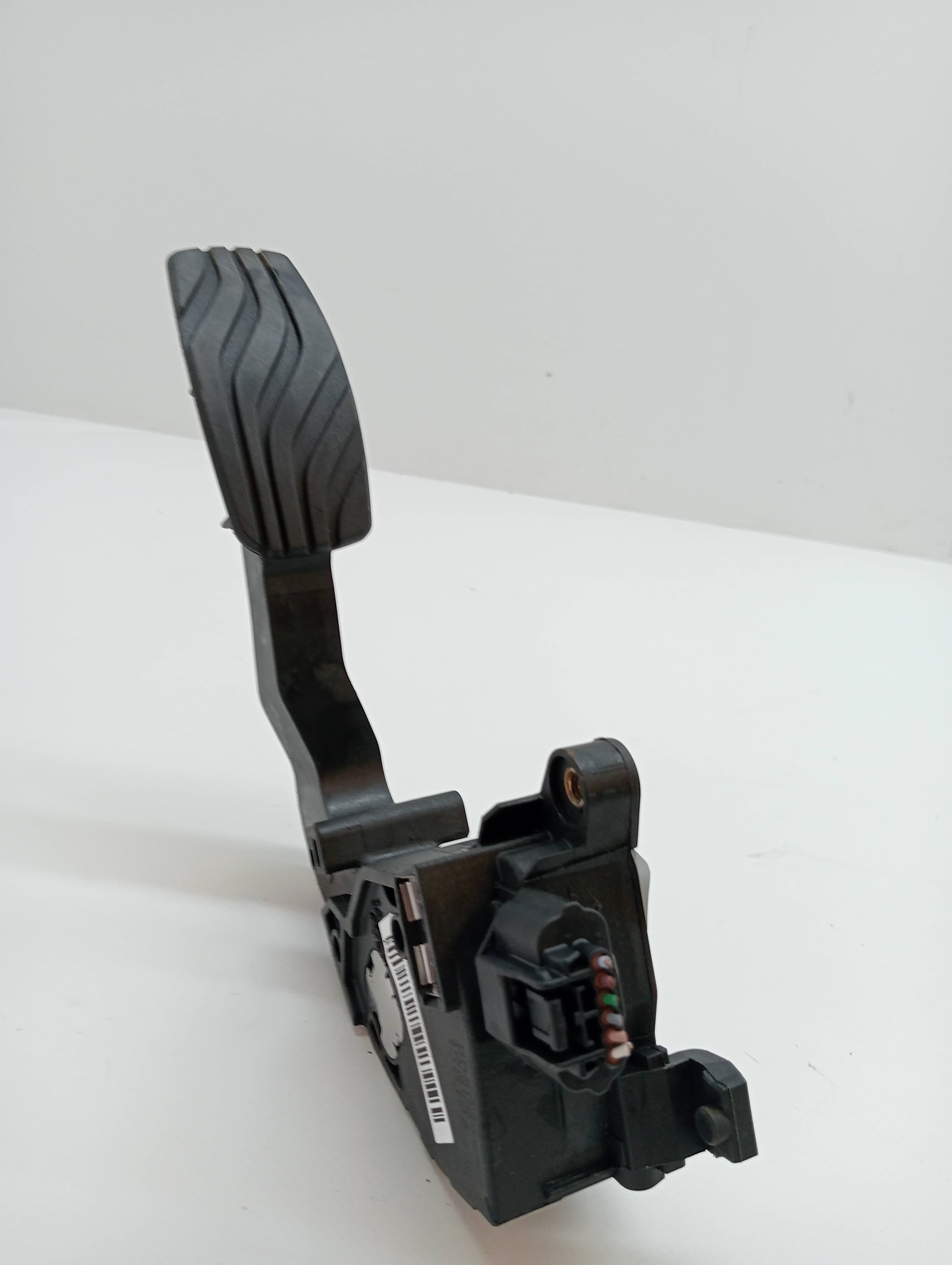 Pedal acelerador RENAULT MEGANE IV BERLINA 5P 2
