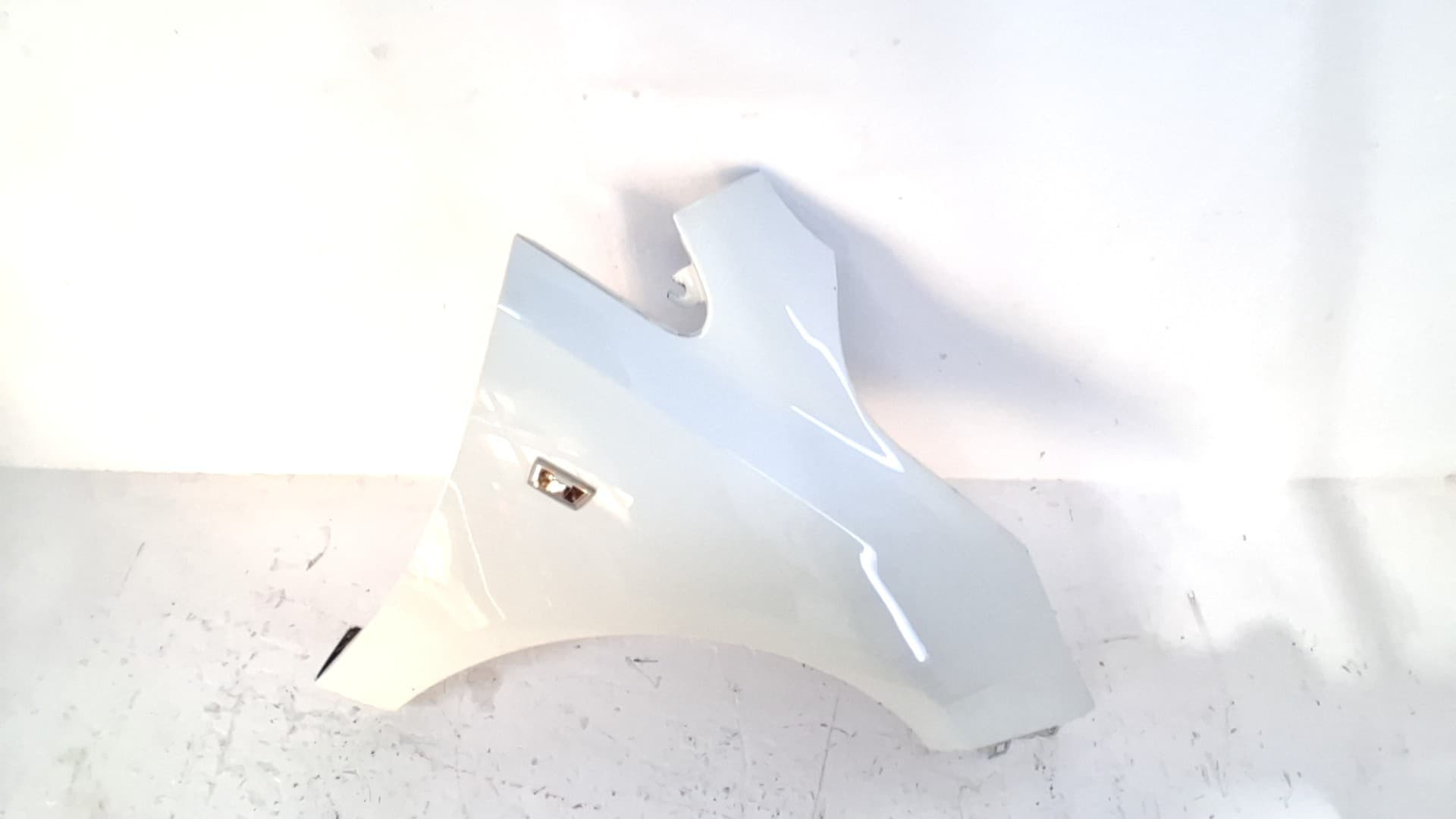 Aleta delantera derecha OPEL CORSA E 2