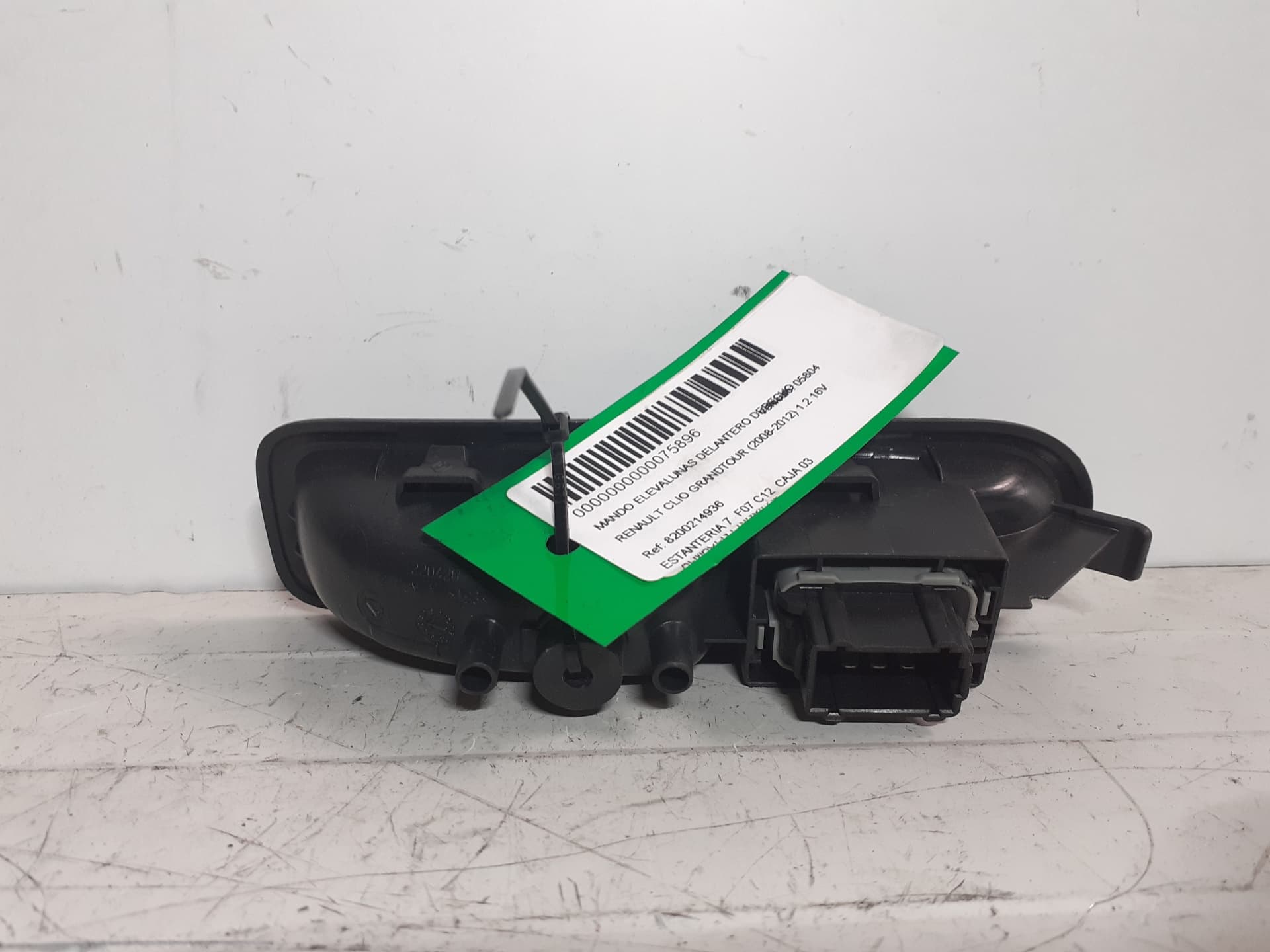 Mando elevalunas delantero derecho RENAULT CLIO GRANDTOUR 3