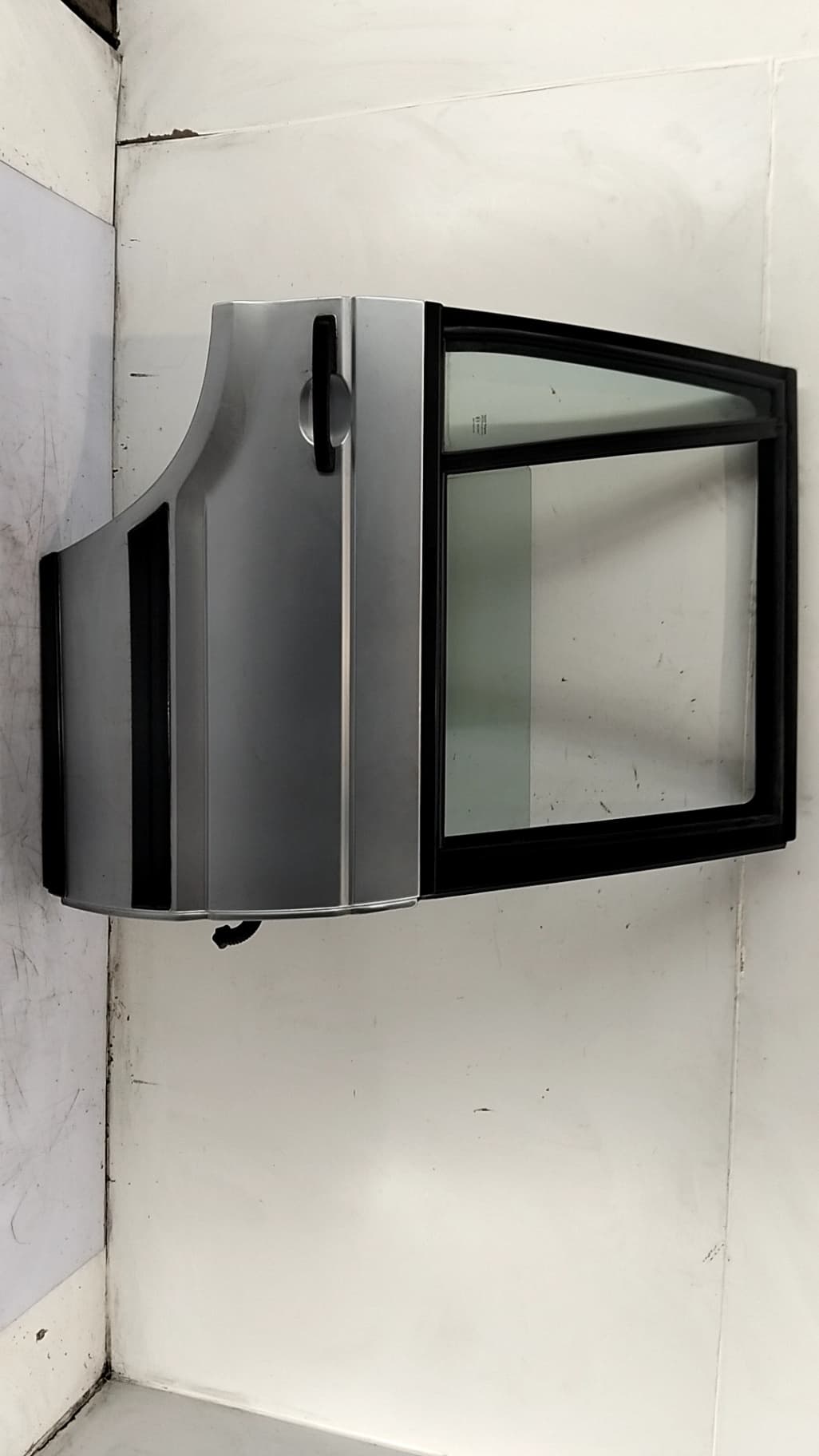 Puerta trasera derecha LAND ROVER RANGE ROVER (LP)
