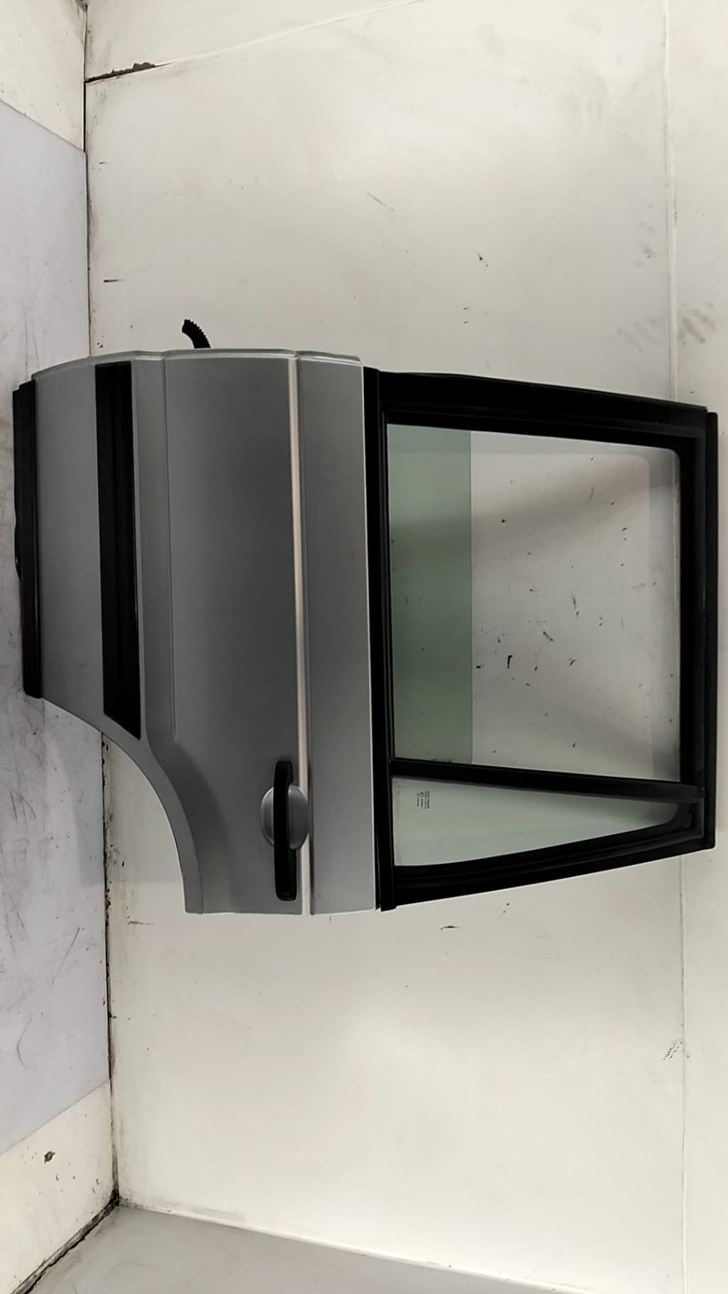 Puerta trasera izquierda LAND ROVER RANGE ROVER (LP)
