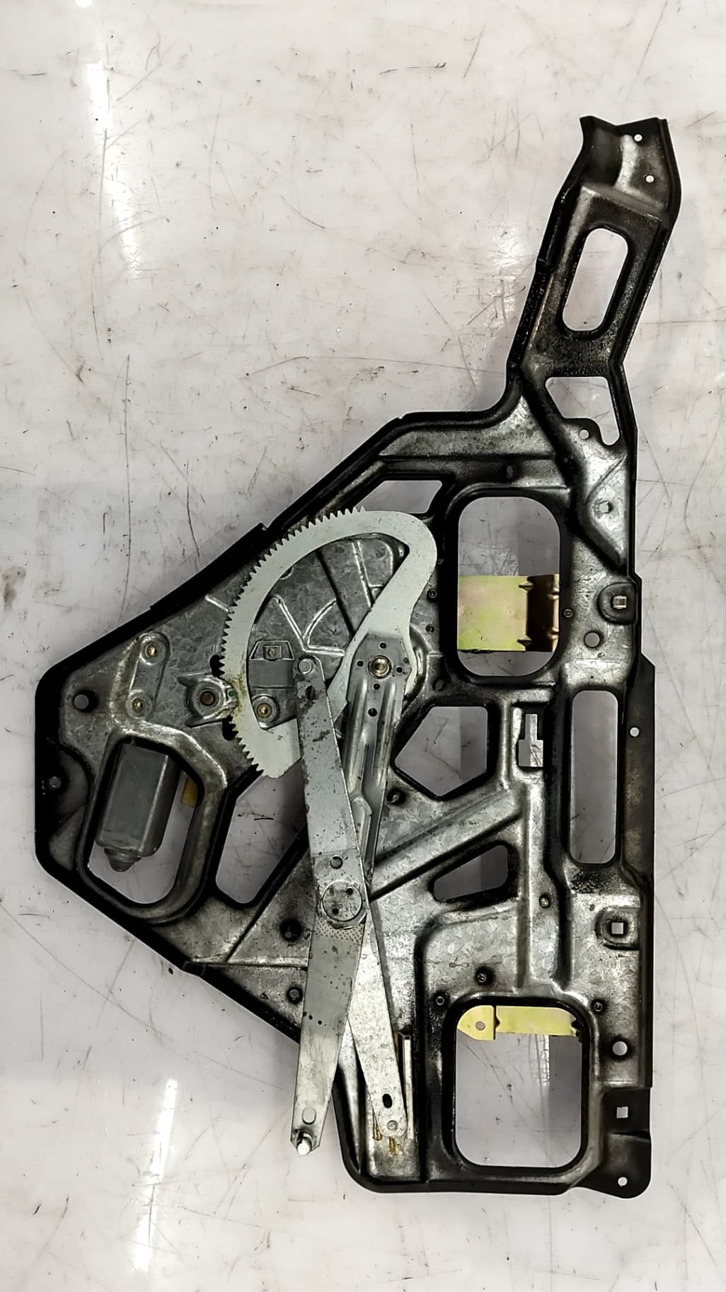 Elevalunas trasero izquierdo LAND ROVER RANGE ROVER (LP) 2