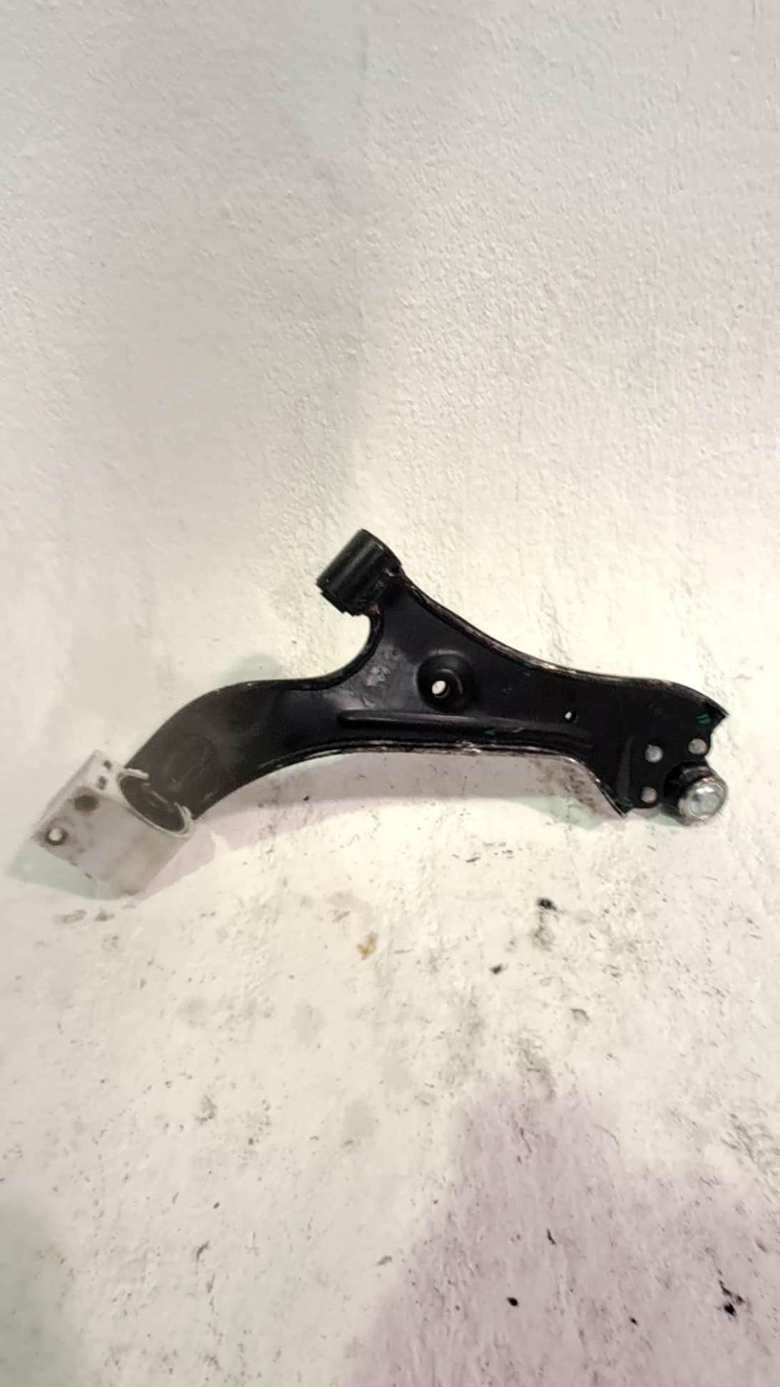 Brazo suspension inferior delantero izquierdo CHEVROLET CAPTIVA 2