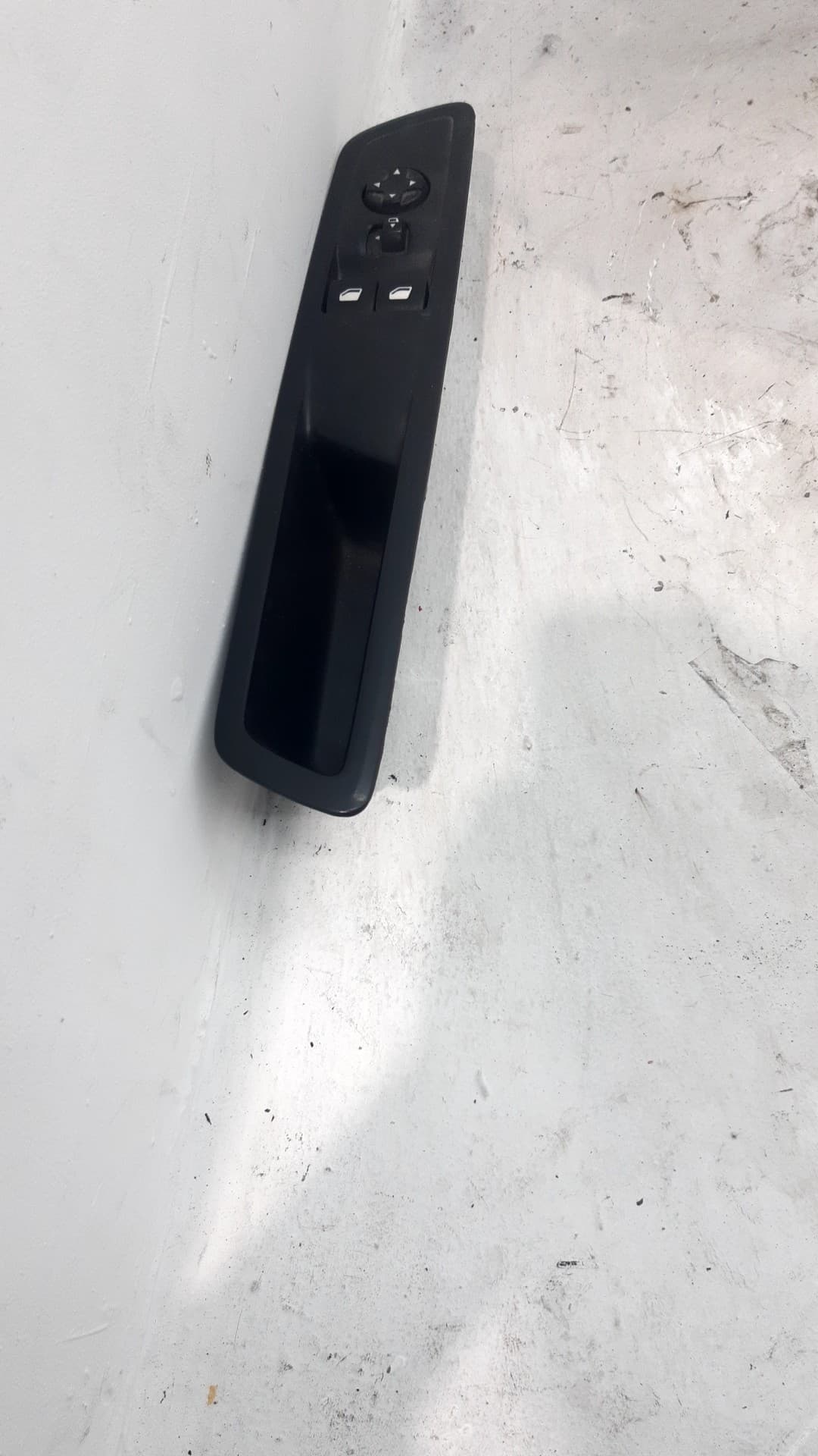 Mando elevalunas delantero izquierdo OPEL VIVARO FURGÓN