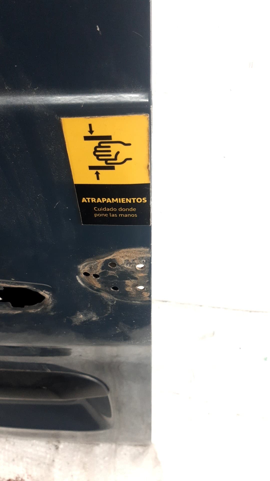 Puerta trasera izquierda OPEL VIVARO FURGÓN 3