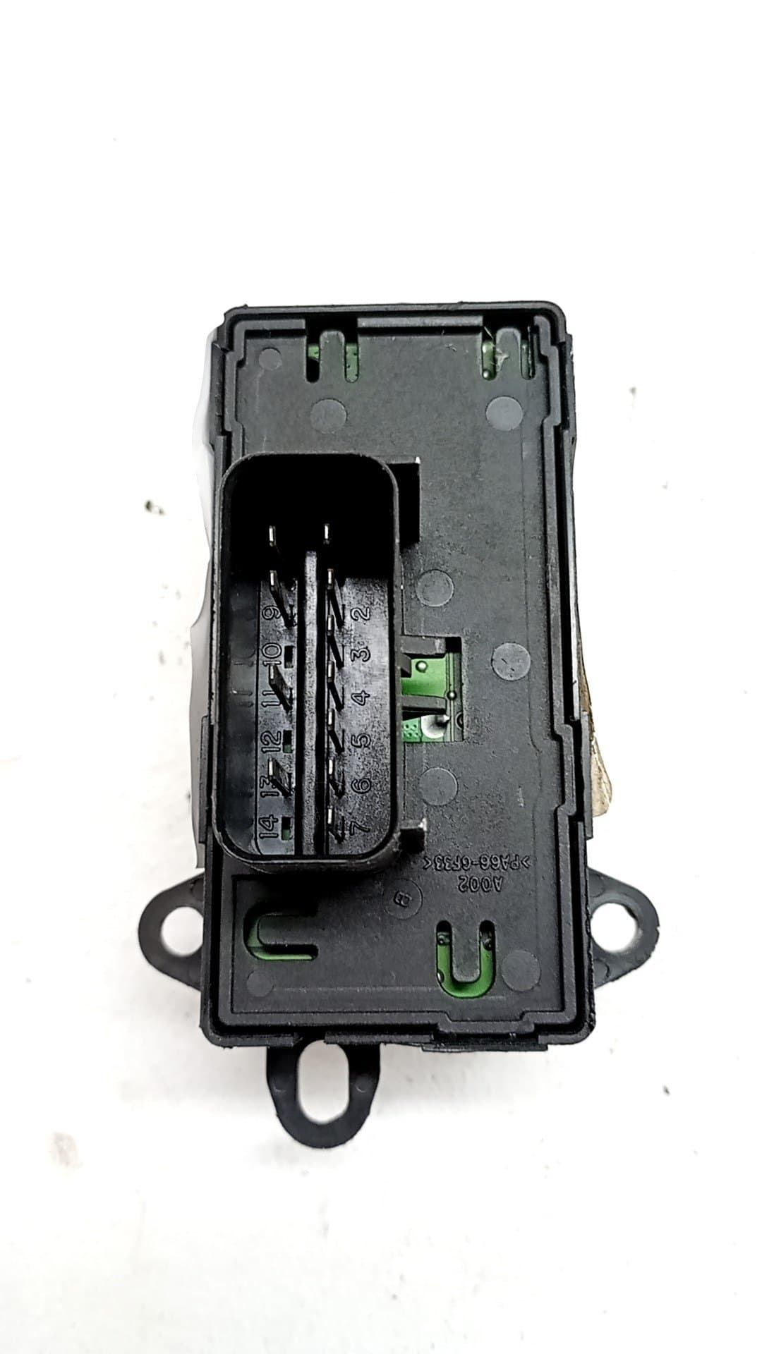 Mando elevalunas delantero izquierdo CHRYSLER GRAND VOYAGER 3