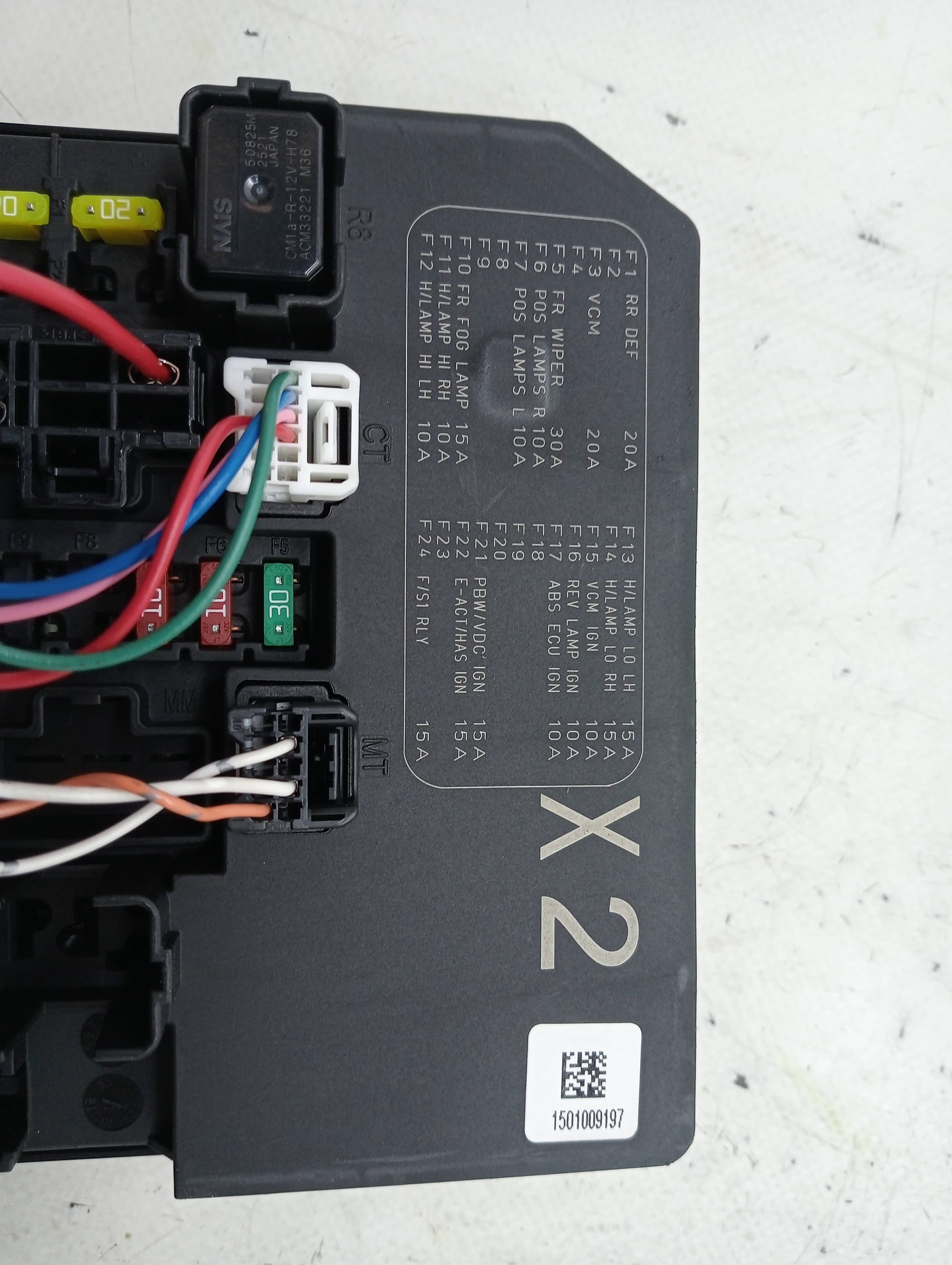 Caja reles / fusibles NISSAN LEAF 4