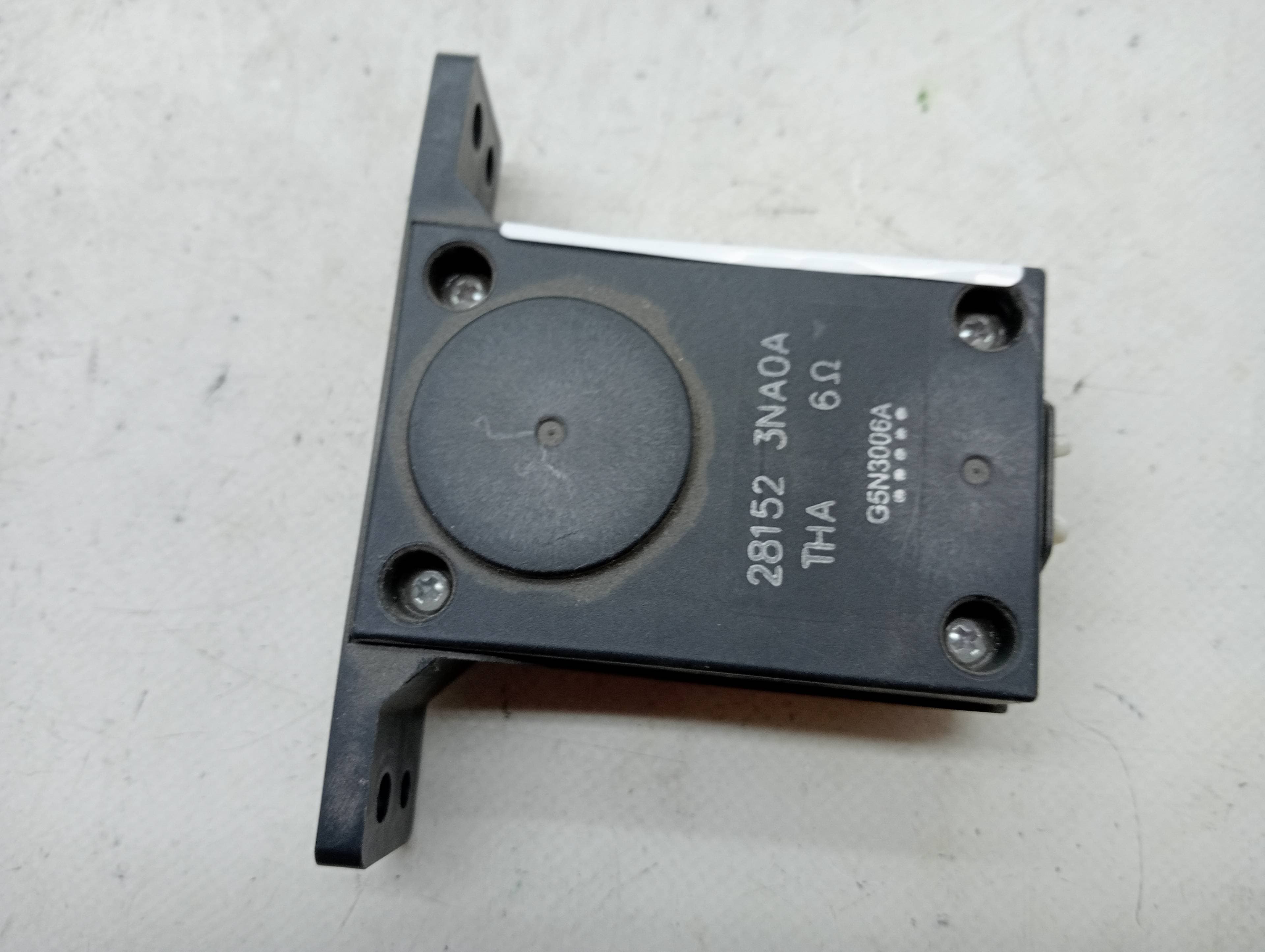 Altavoz NISSAN LEAF 2