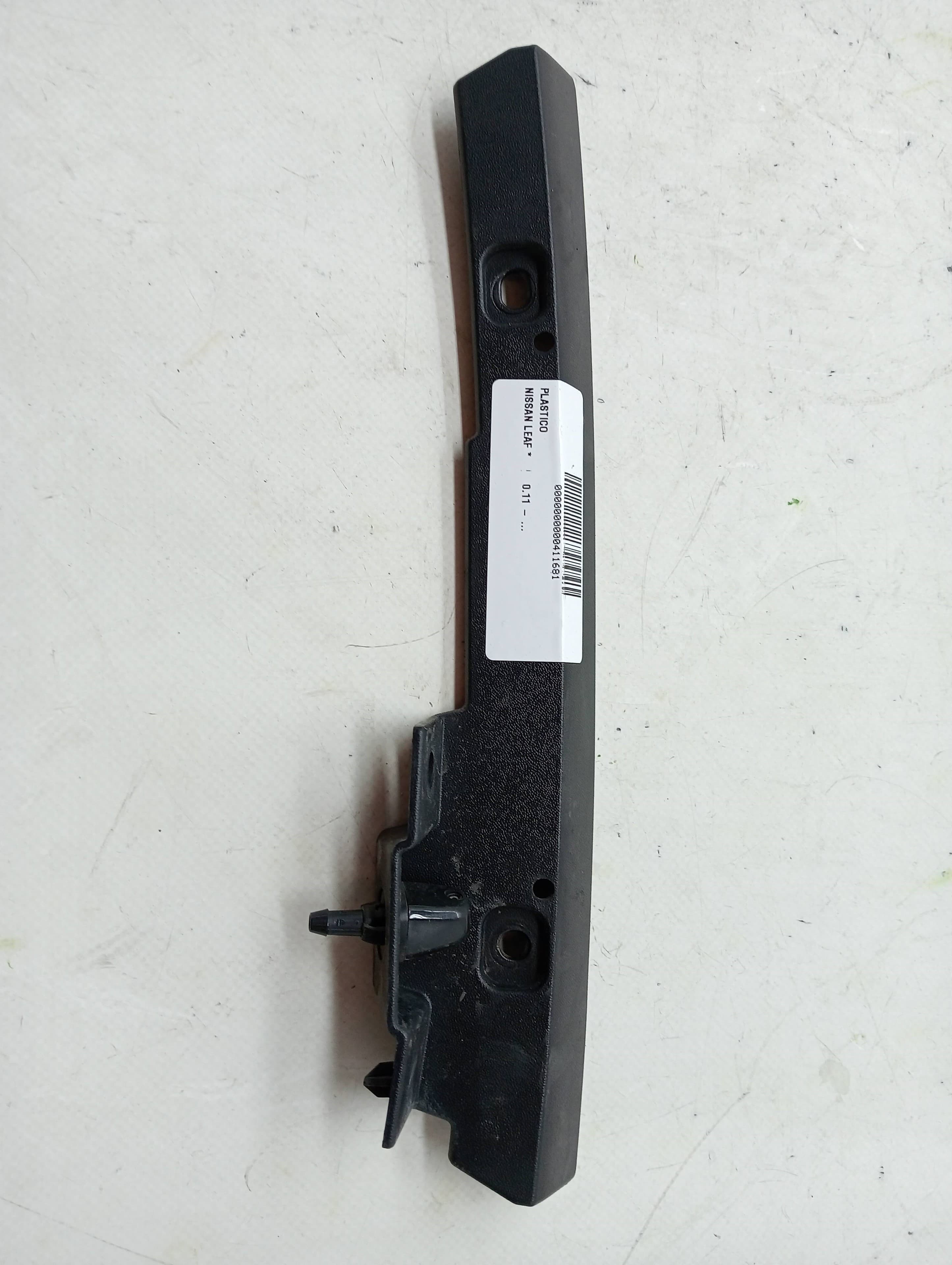 Plastico NISSAN LEAF