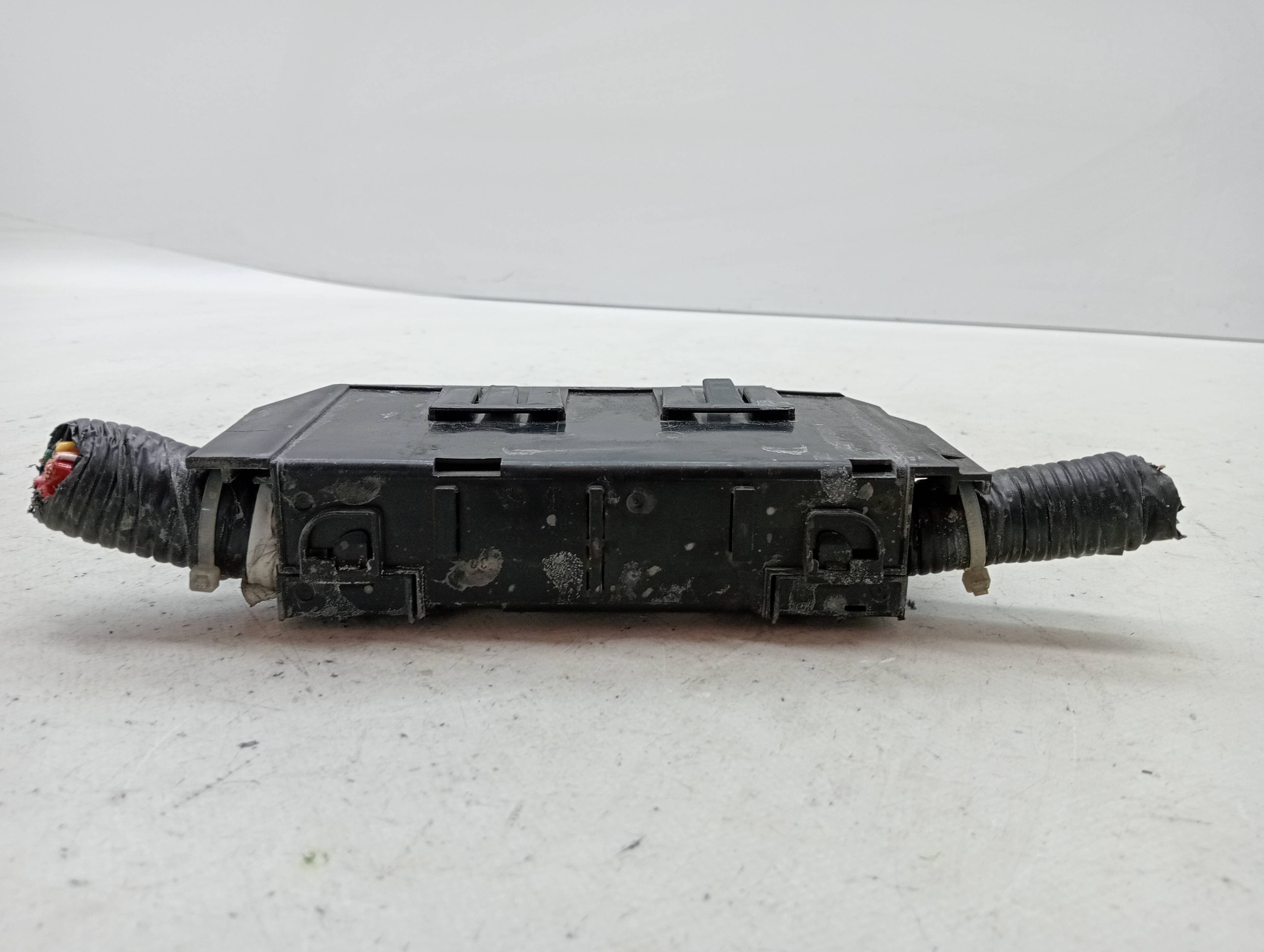 Caja reles / fusibles NISSAN LEAF 2