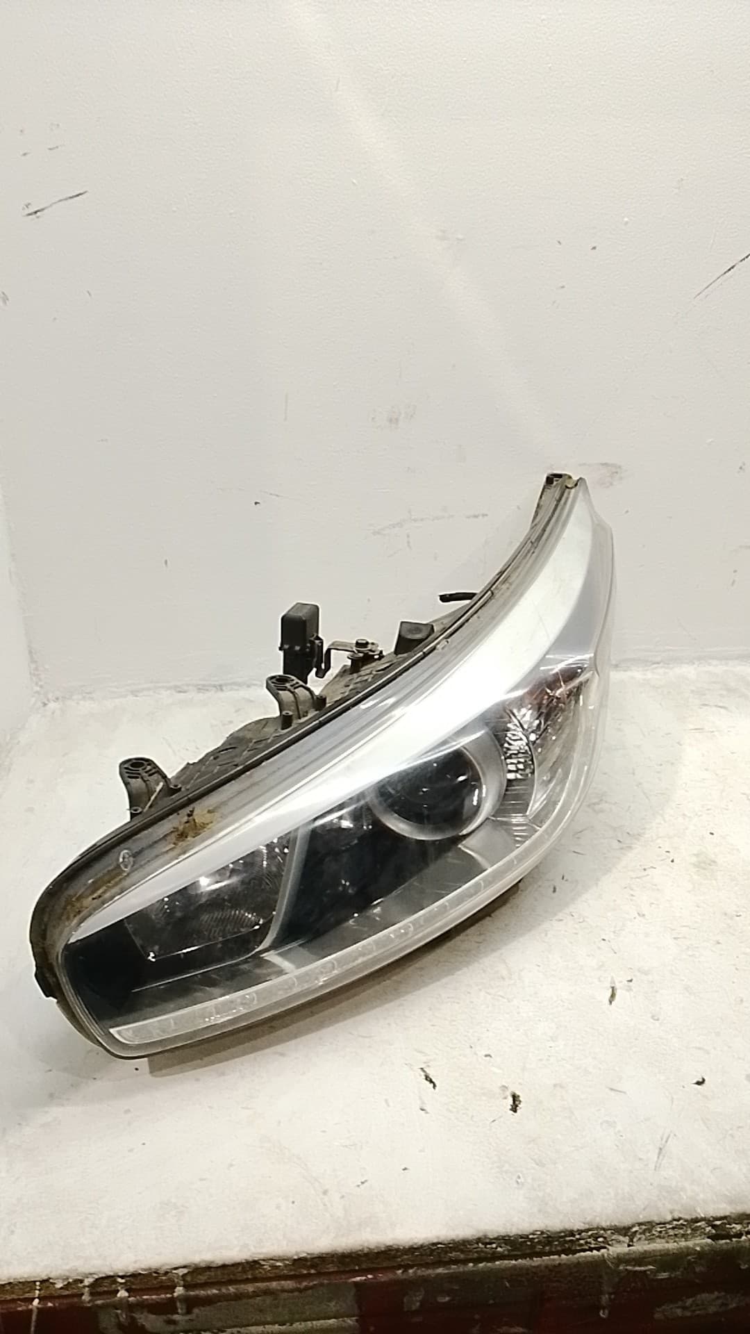 Faro izquierdo KIA PRO CEED
