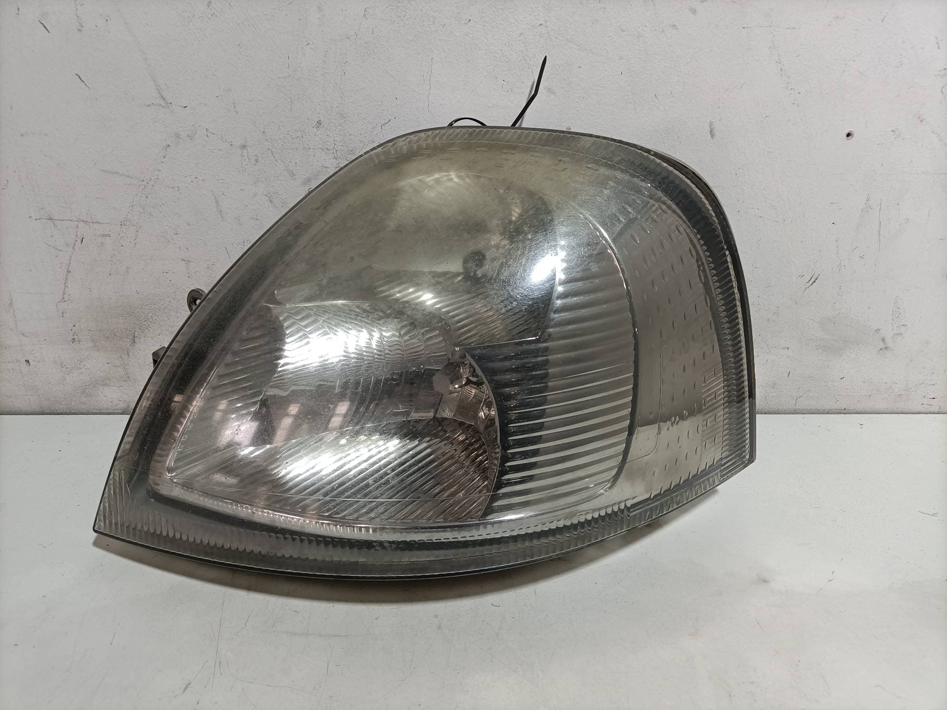 Faro izquierdo RENAULT MASTER II PHASE 2 CAJA CERRADA