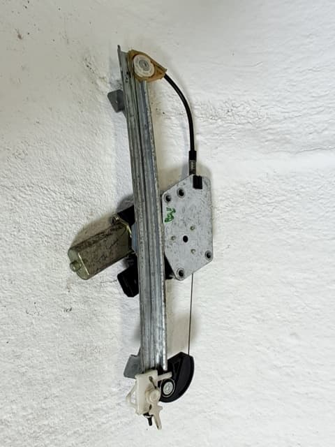 Elevalunas trasero derecho BMW SERIE 1 BERLINA (E81/E87) 3