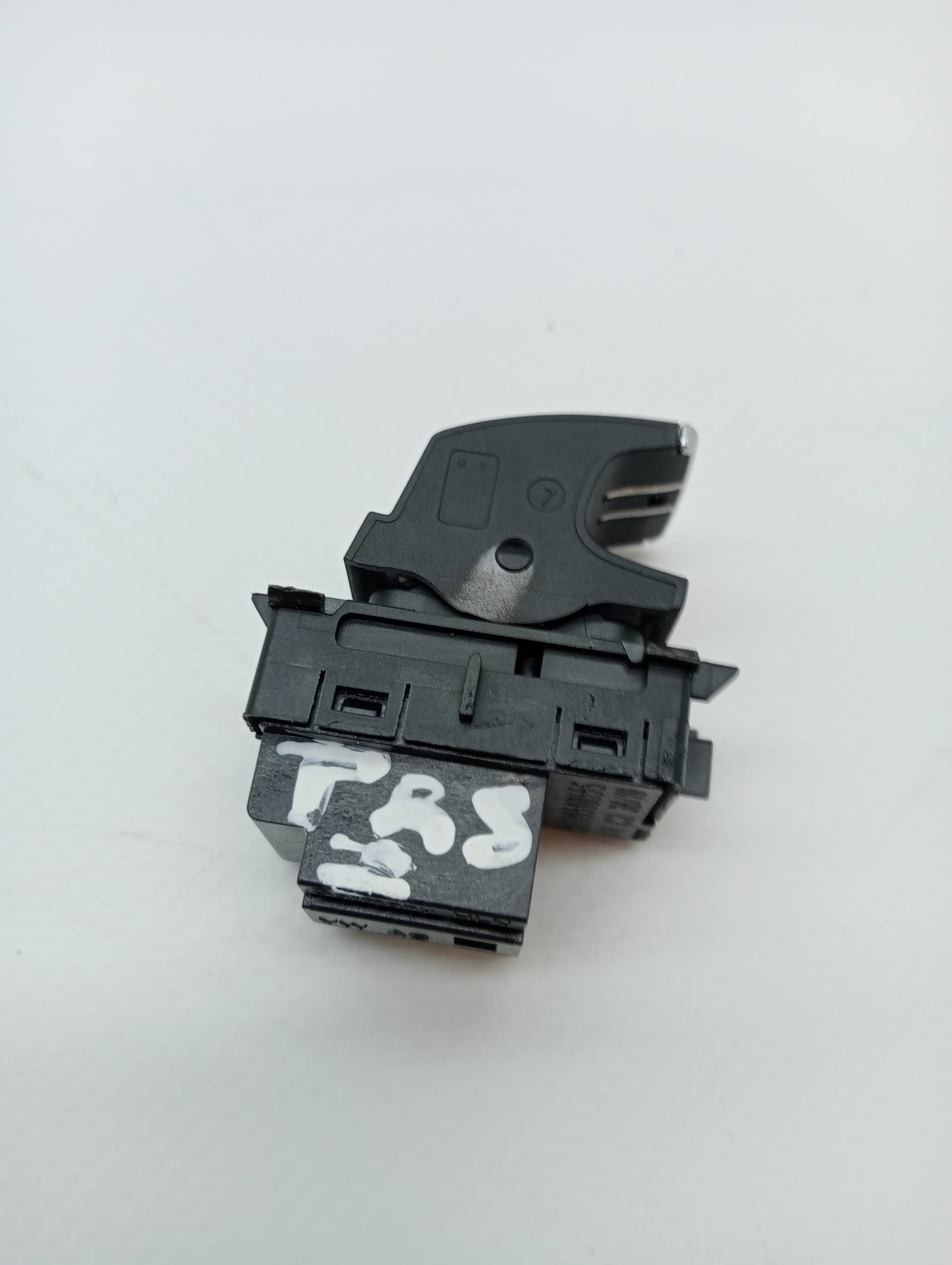 Mando elevalunas trasero derecho SEAT LEON ST (5F8) 2