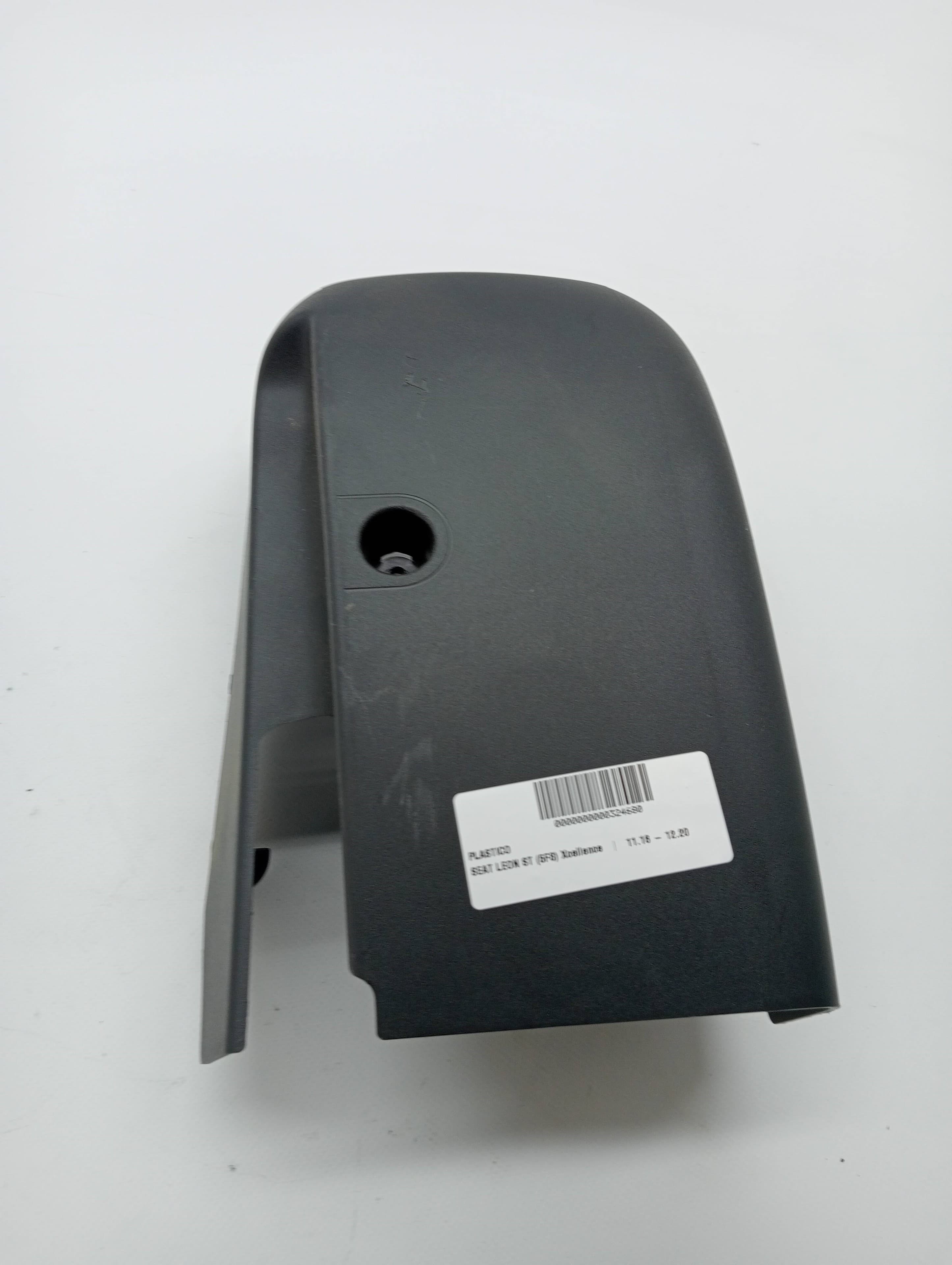 Plastico SEAT LEON ST (5F8)