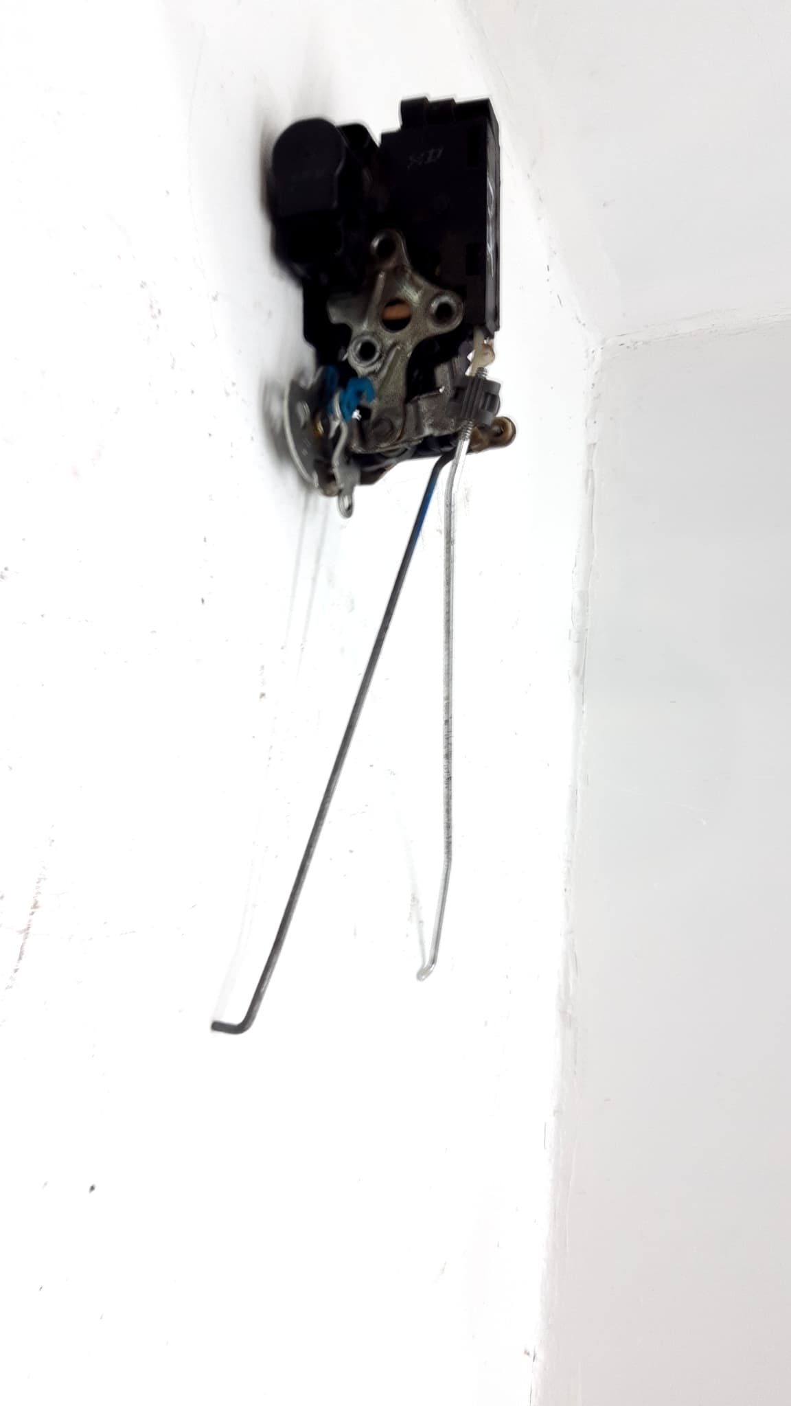 Cerradura puerta delantera izquierda CHEVROLET LACETTI 3