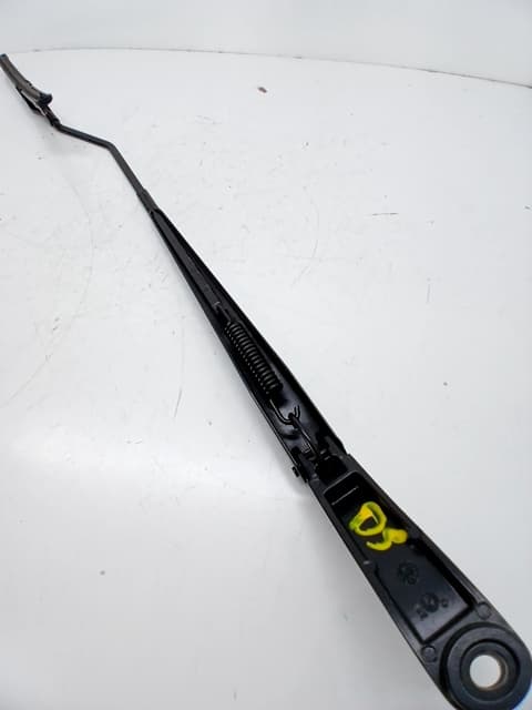 Brazo limpia delantero derecho MG ZS 2
