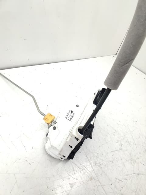 Cerradura puerta delantera derecha MG ZS 2