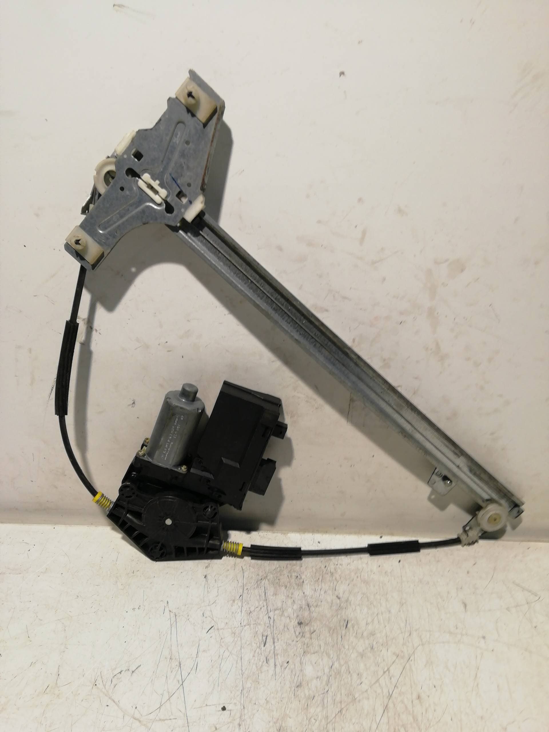 Elevalunas delantero izquierdo PEUGEOT 307 BREAK / SW (S1)