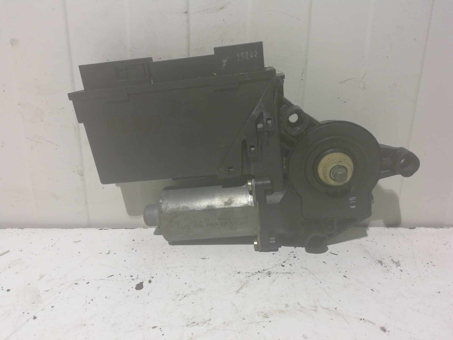 Elevalunas delantero izquierdo PEUGEOT 307 BREAK / SW (S1)