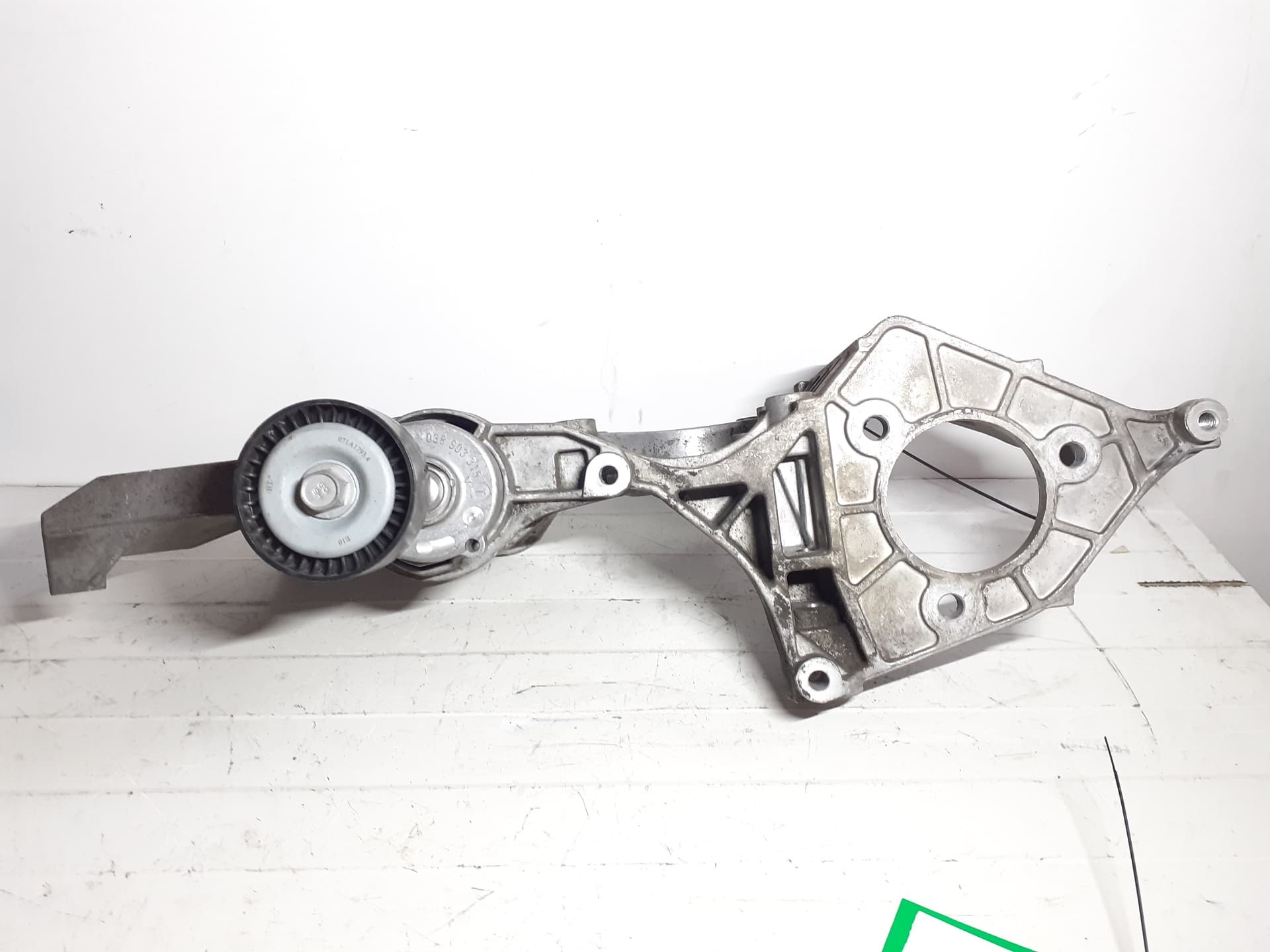 Soporte bomba inyeccion SEAT IBIZA (6L1) 3