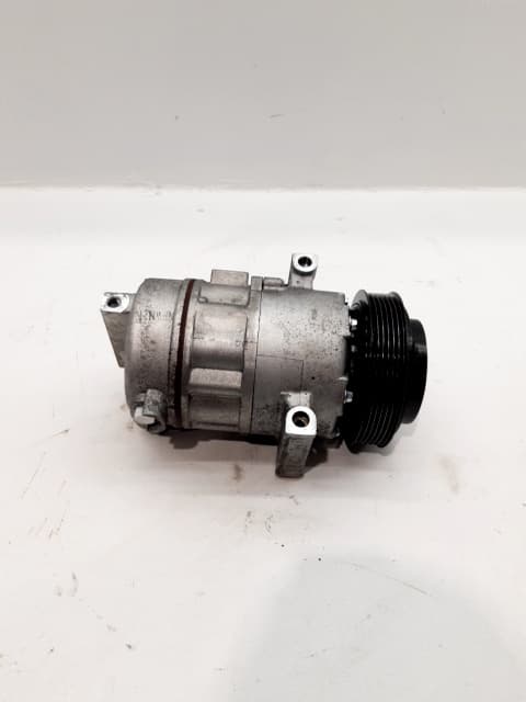 Recambio HYUNDAI IX35 ref. 977012Y050