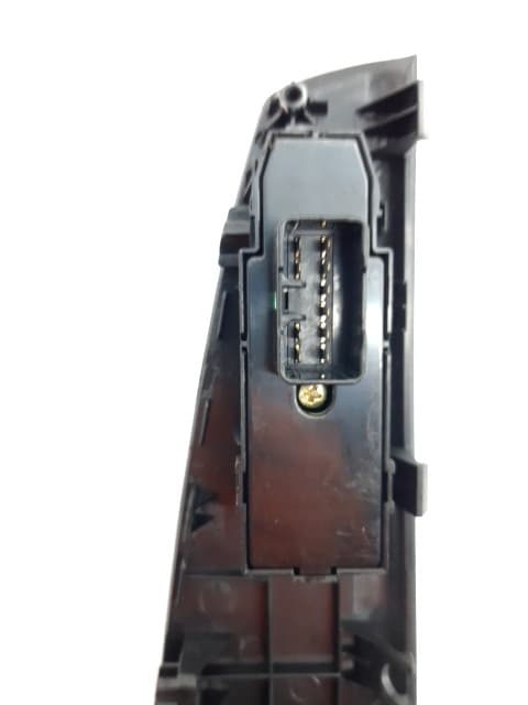 Mando elevalunas trasero izquierdo HYUNDAI IX35 3