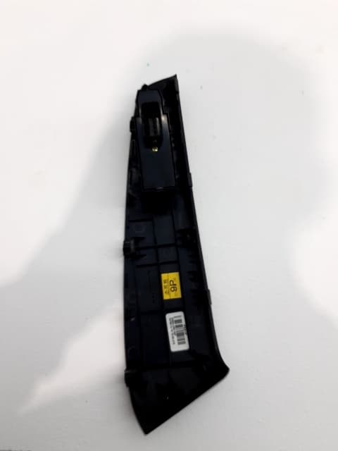 Mando elevalunas trasero izquierdo HYUNDAI IX35 2