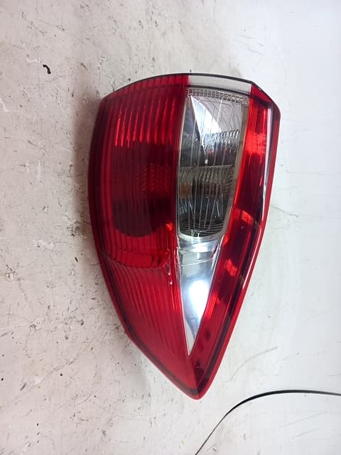 Piloto trasero derecho FORD GRAND C-MAX 5