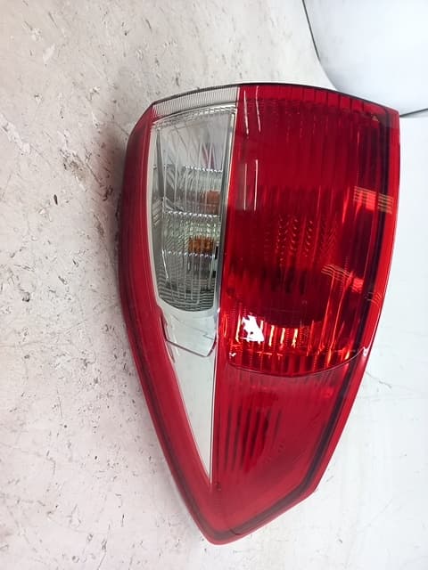 Piloto trasero izquierdo FORD GRAND C-MAX 3