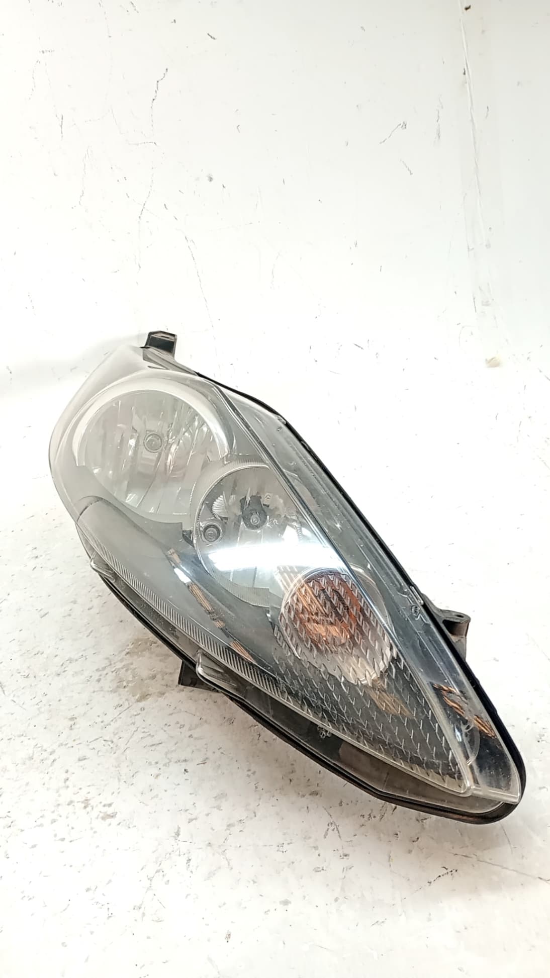 Faro derecho FORD FIESTA (CE1) 3