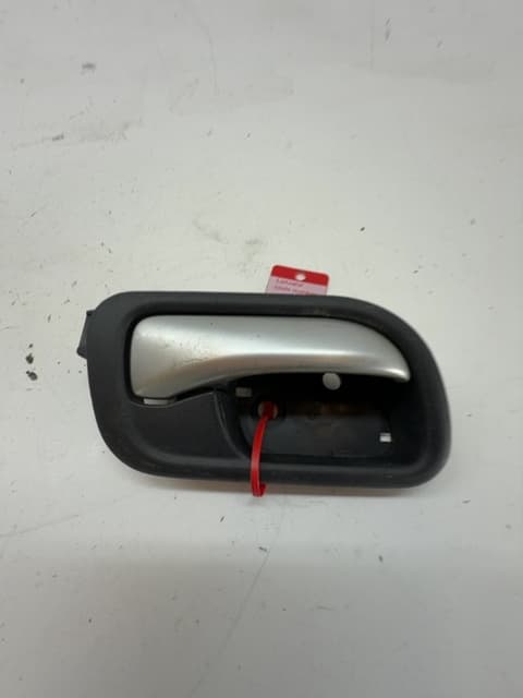 Maneta interior delantera derecha HONDA ACCORD BERLINA (CL/CN) 2