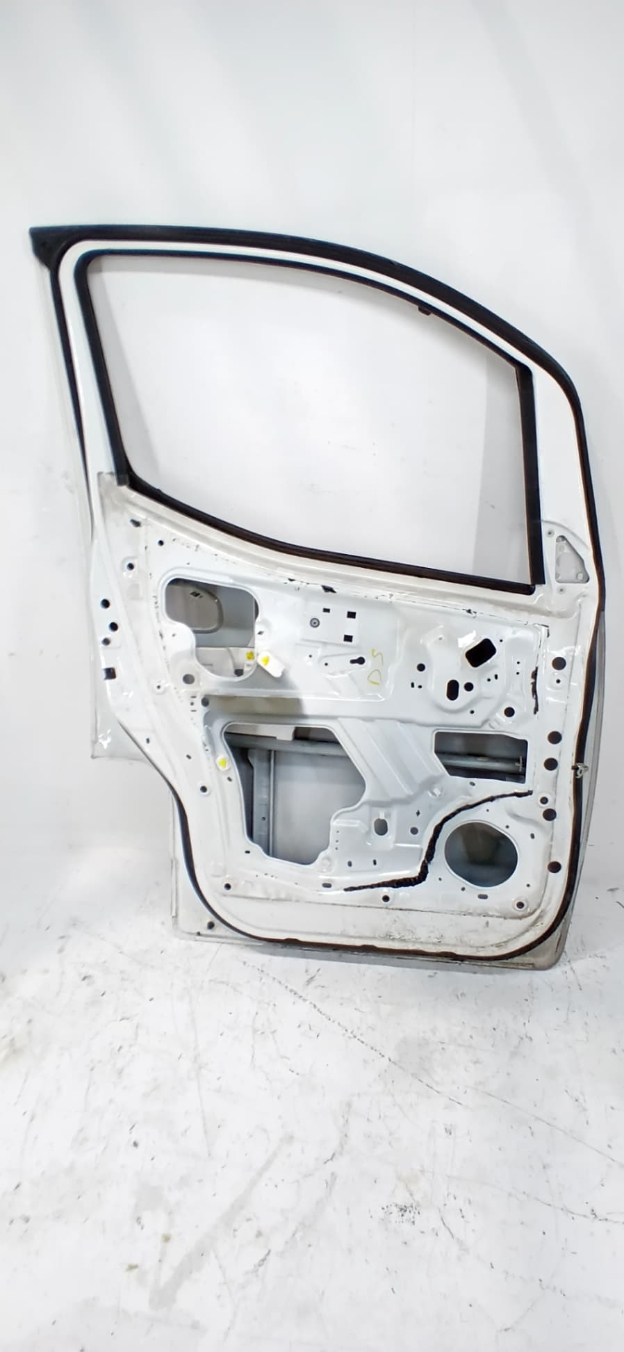 Puerta delantera izquierda NISSAN NV 200 (M20) 2