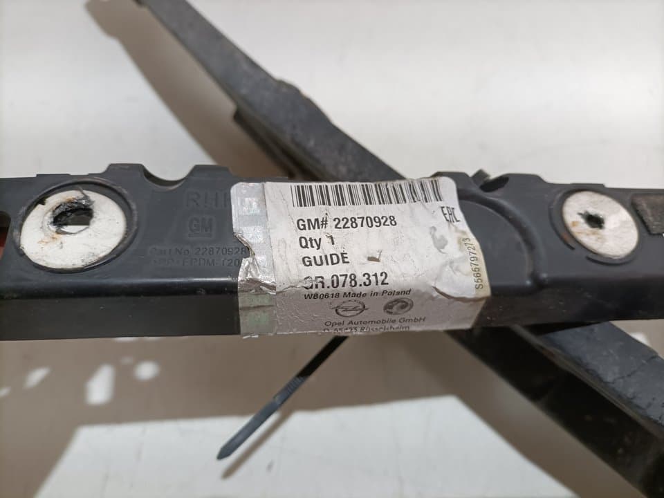 Recambio OPEL INSIGNIA BERLINA ref. 22870928 2