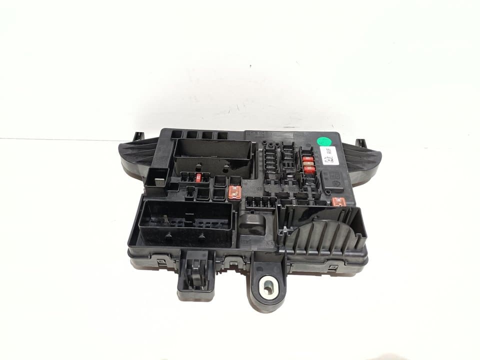 Caja reles / fusibles OPEL INSIGNIA BERLINA