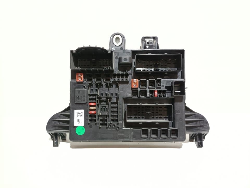 Caja reles / fusibles OPEL INSIGNIA BERLINA 4