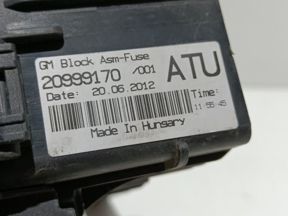 Caja reles / fusibles OPEL INSIGNIA BERLINA 3