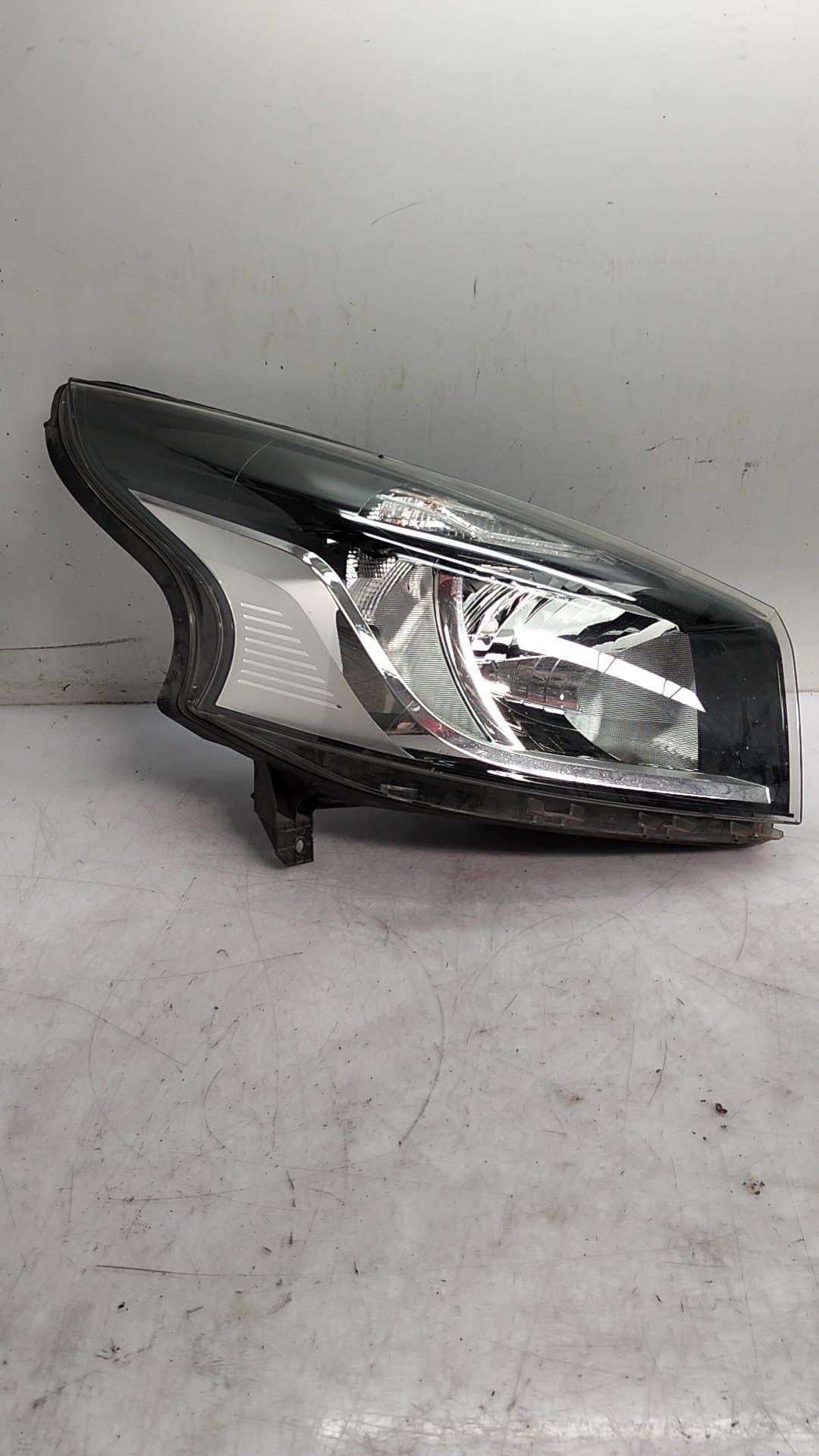 Faro derecho RENAULT TRAFIC
