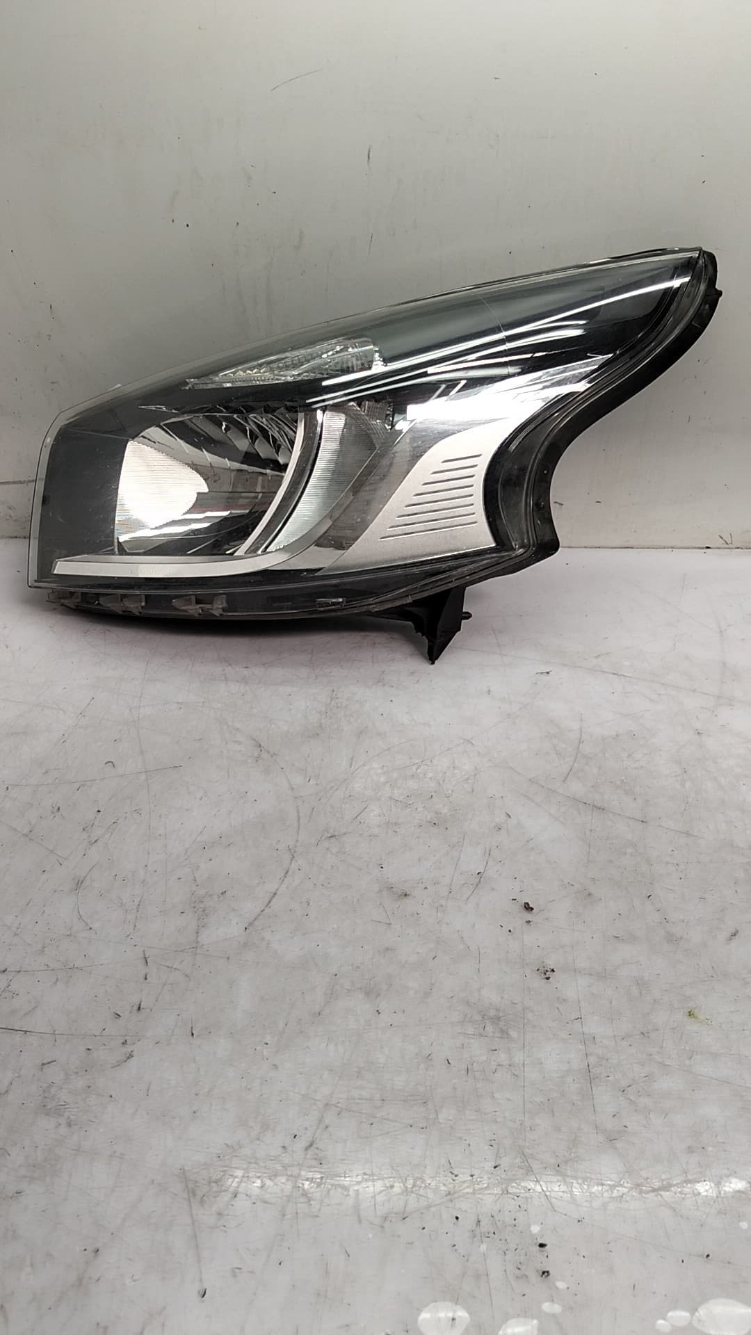 Faro izquierdo RENAULT TRAFIC