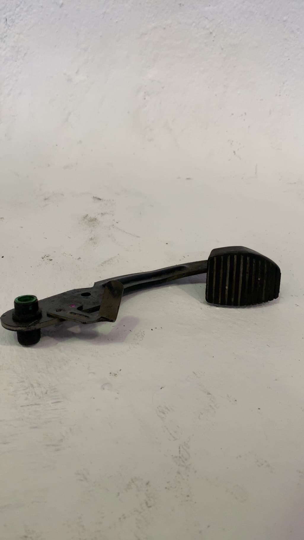 Pedal freno PEUGEOT 208 (P2)