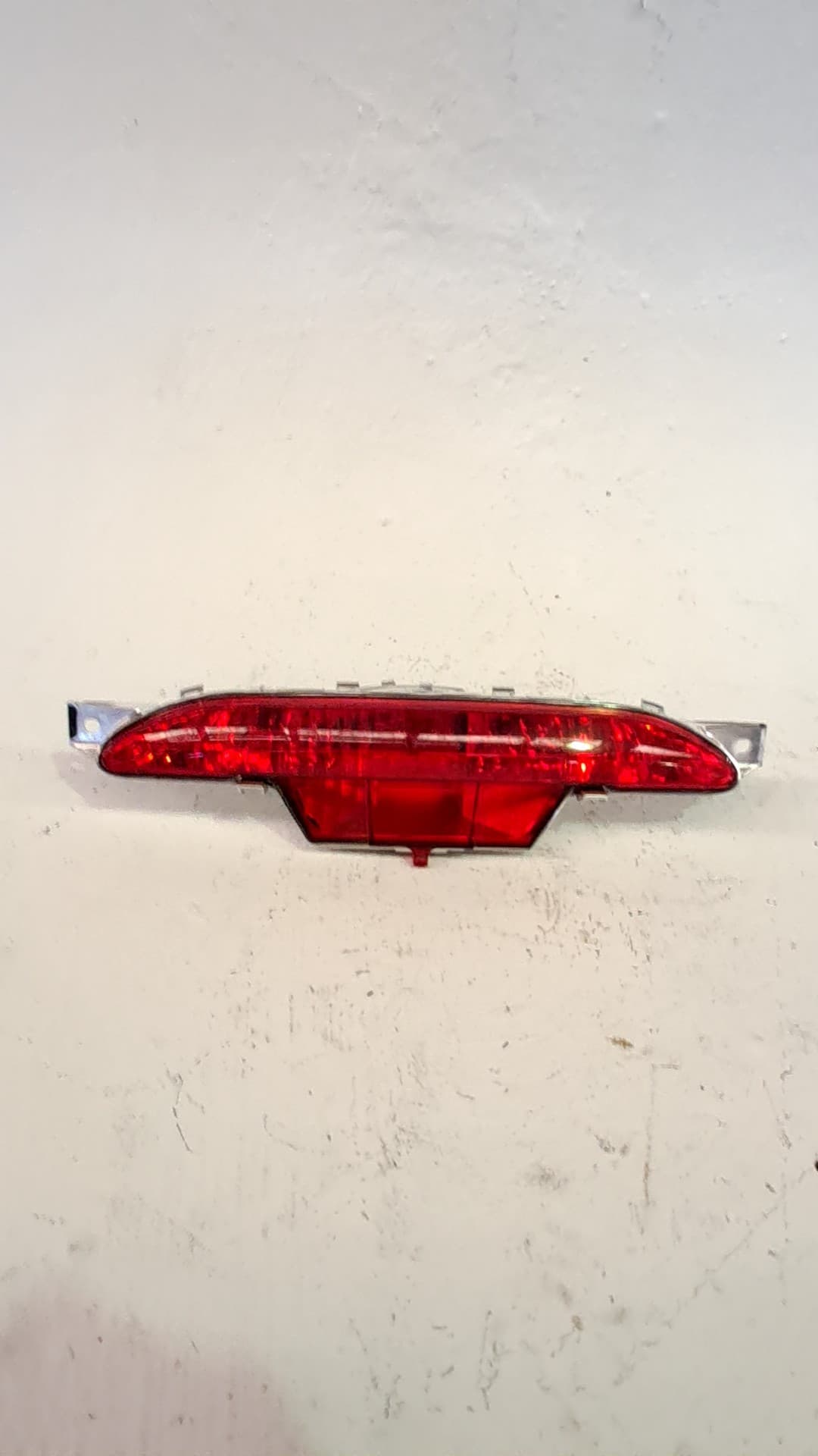 Luz central de freno PEUGEOT 208 (P2)