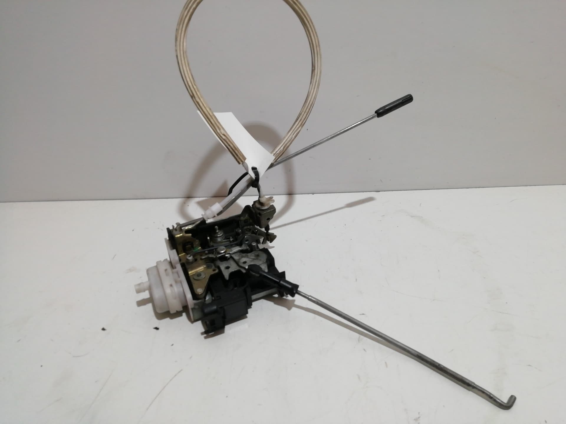 Cerradura puerta delantera derecha AUDI A4 BERLINA (B5)