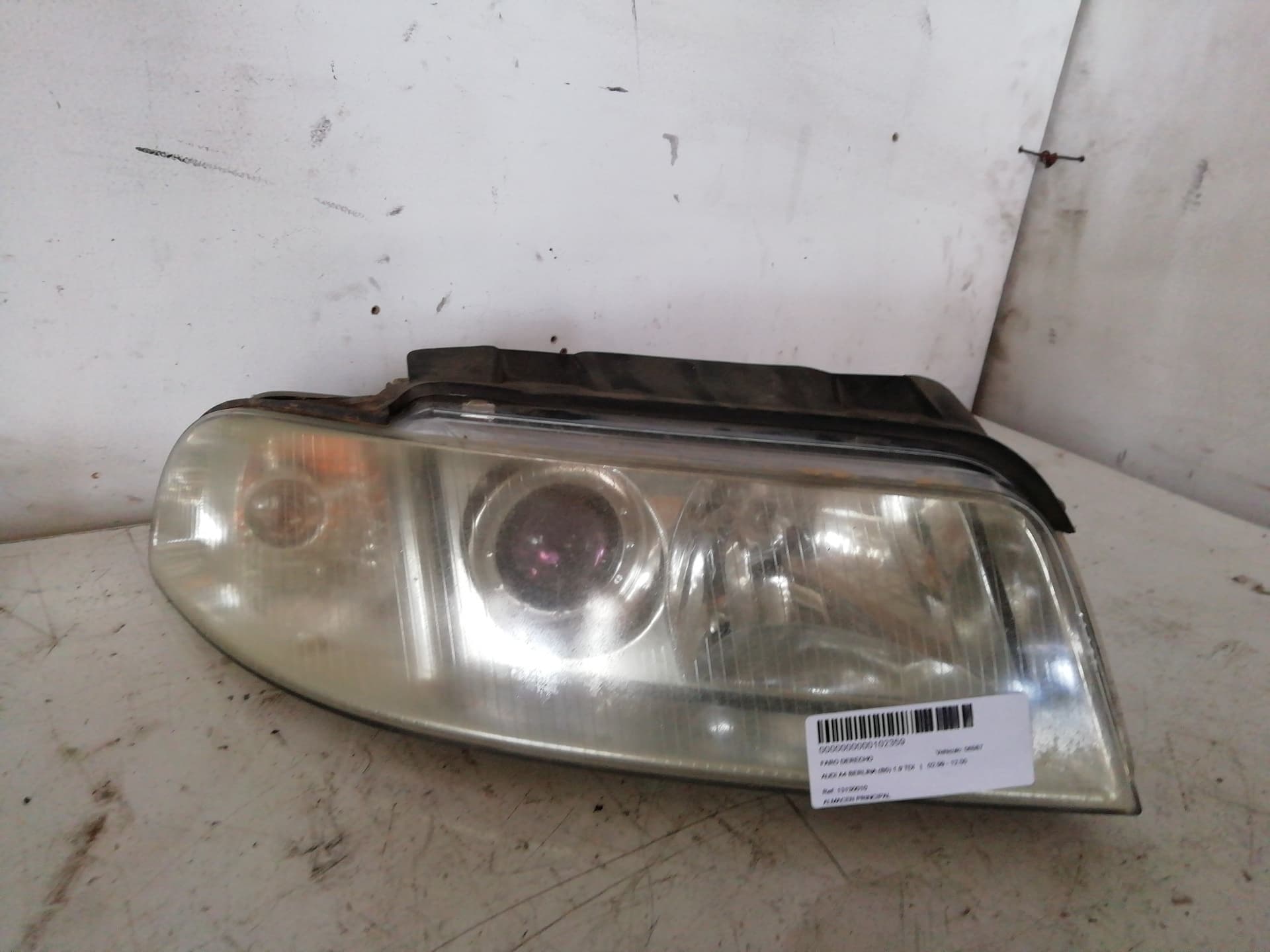 Faro derecho AUDI A4 BERLINA (B5)