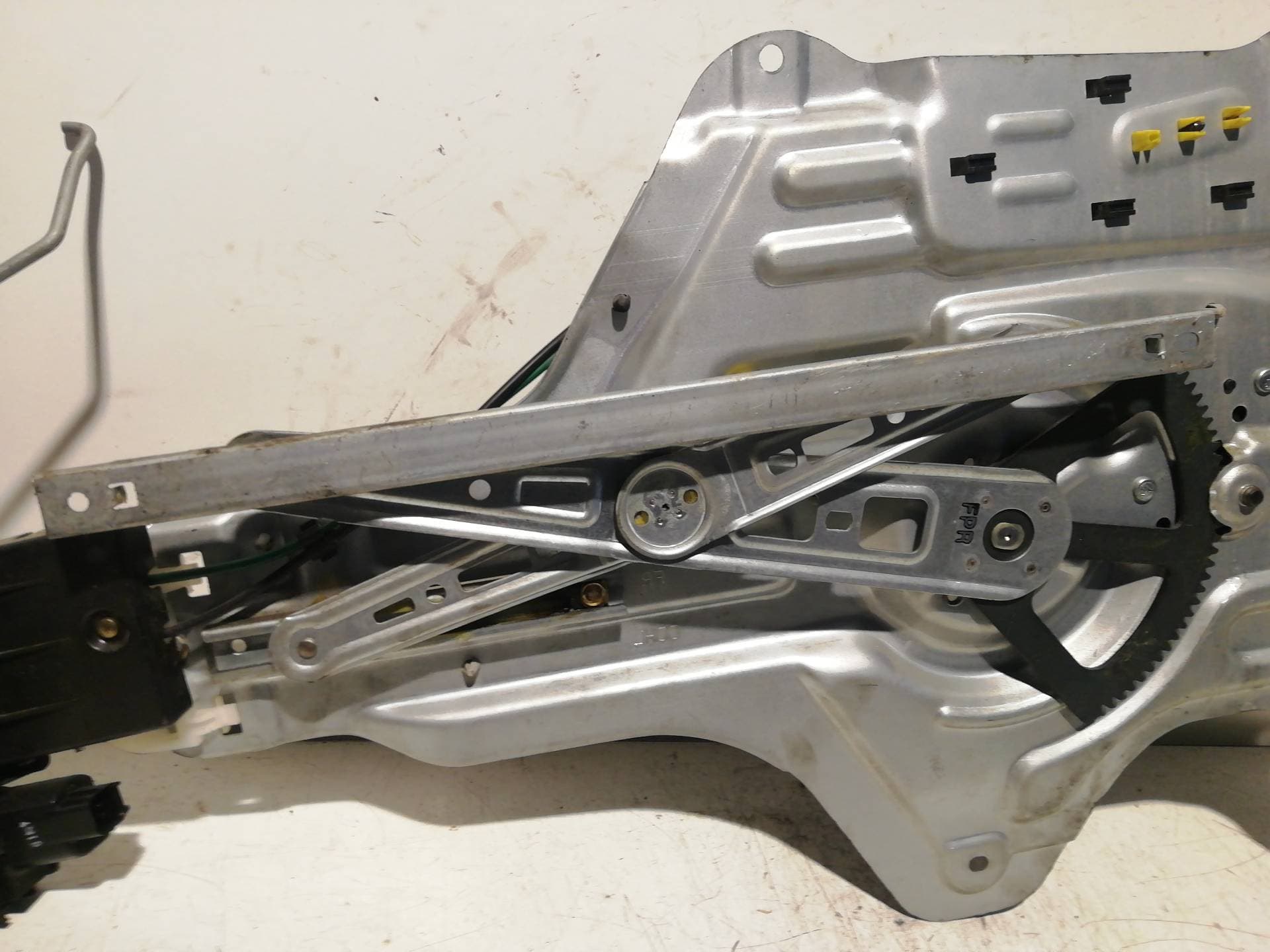 Elevalunas delantero derecho KIA CERATO 2