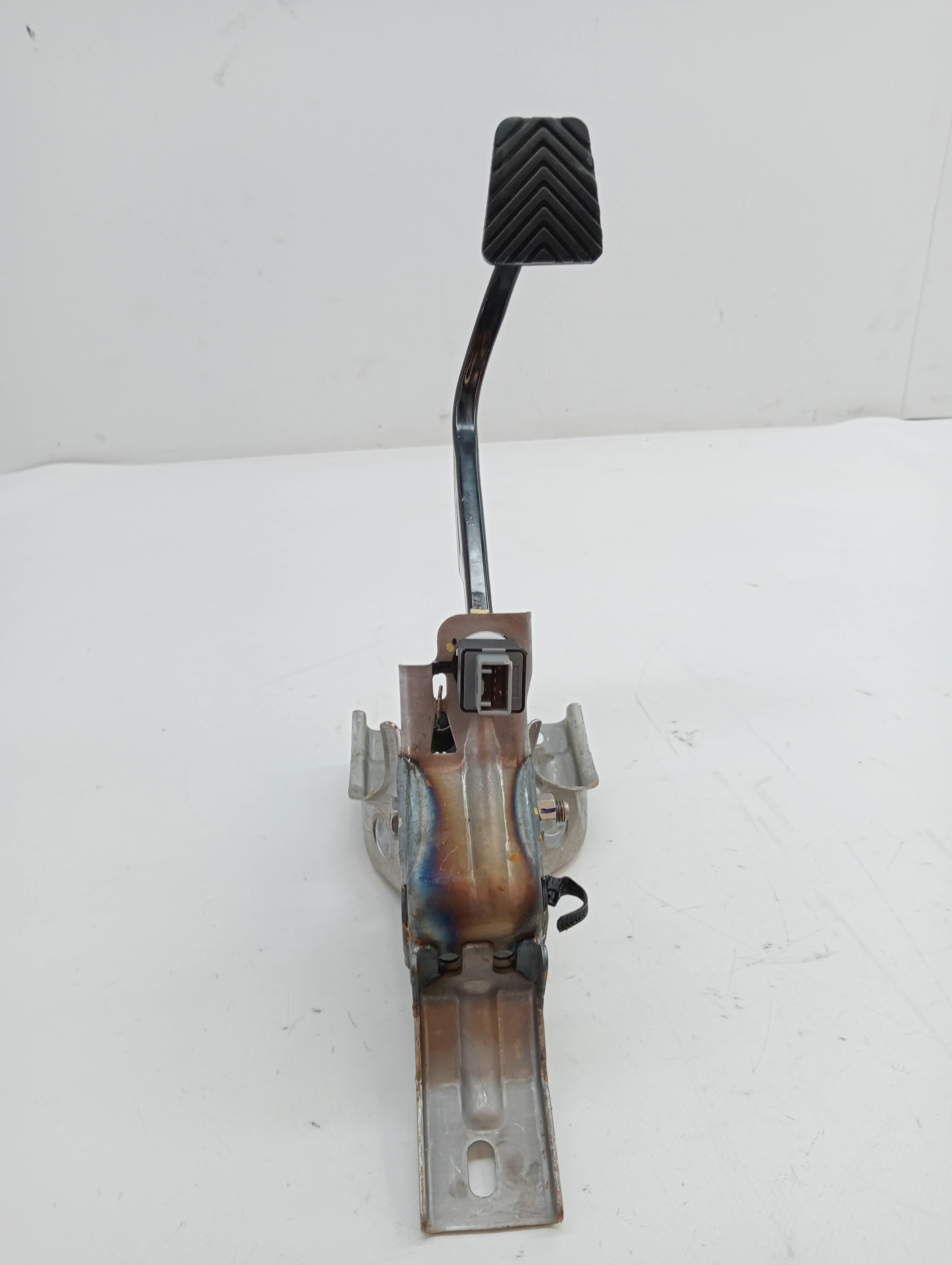 Pedal freno KIA RIO 3