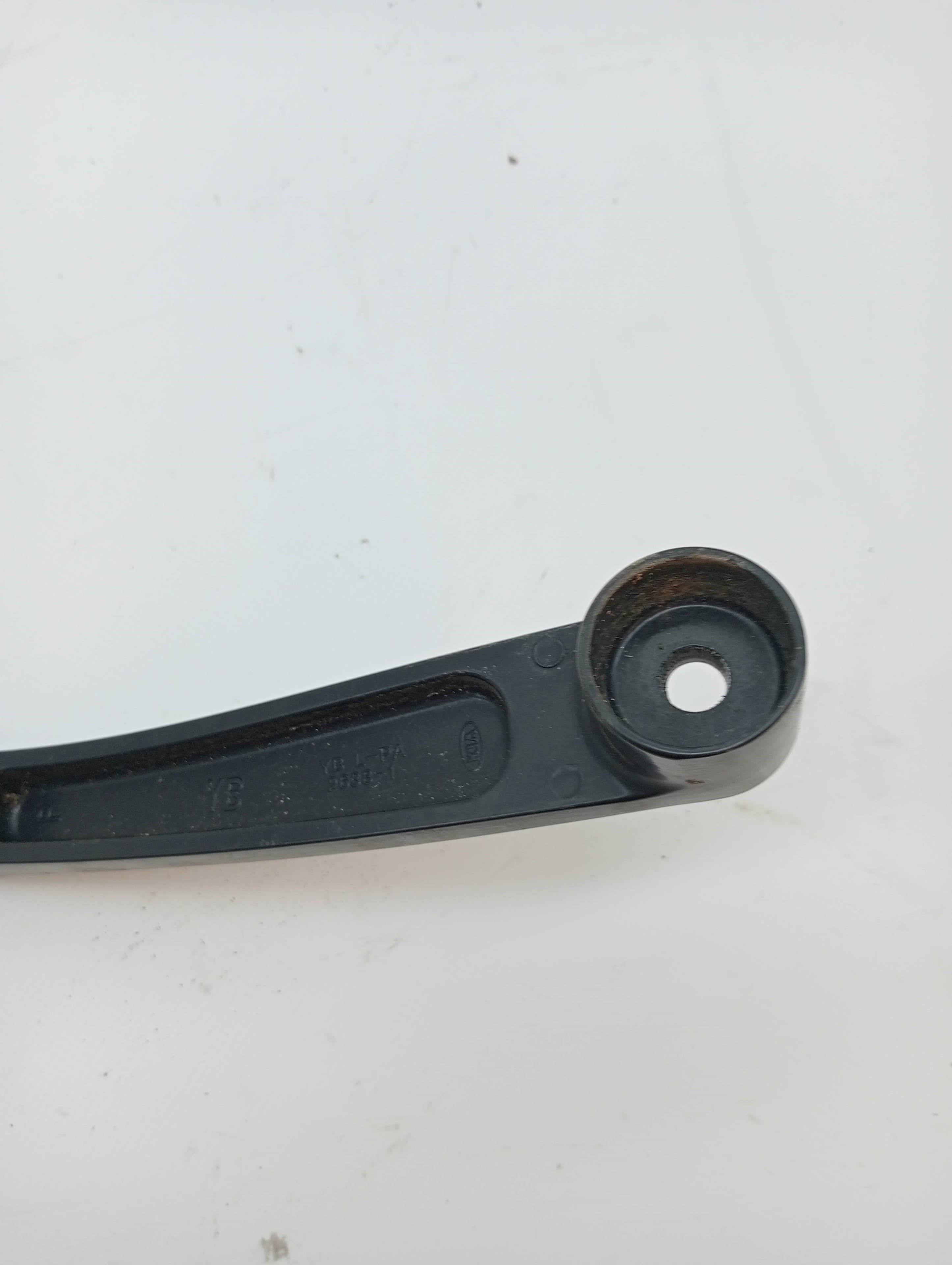 Brazo limpia delantero izquierdo KIA RIO 3