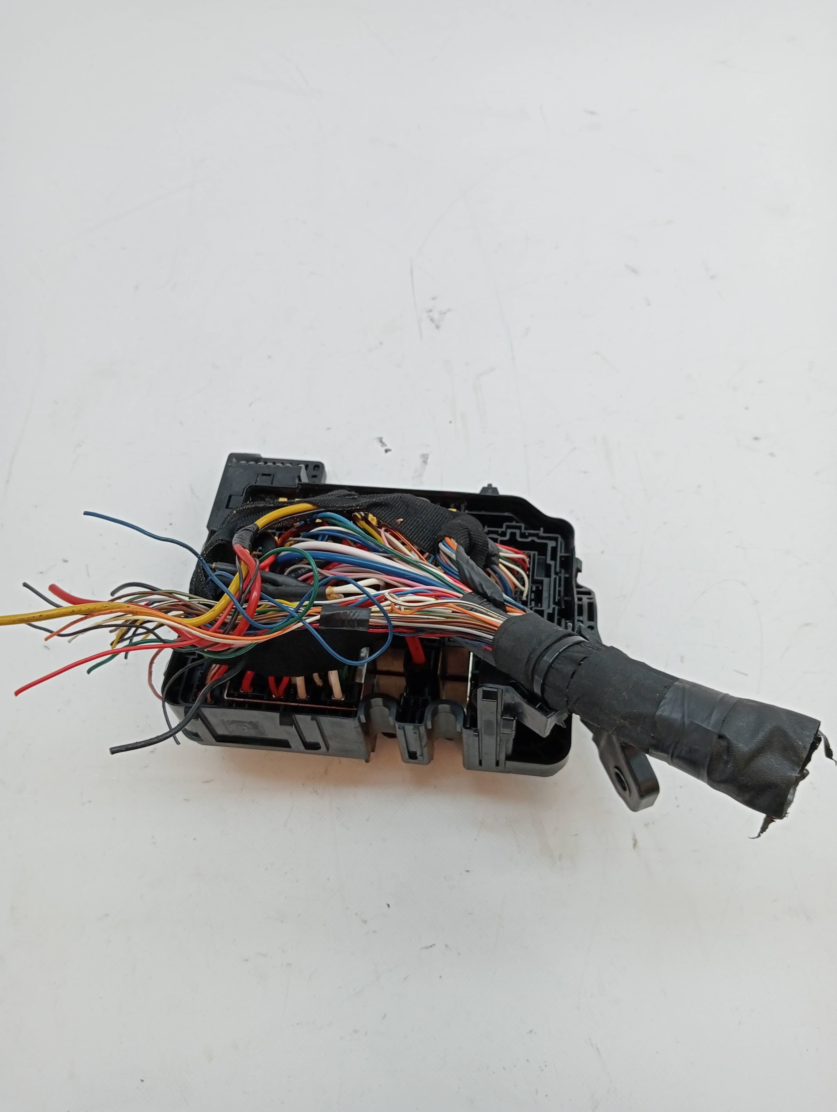 Caja reles / fusibles KIA RIO 2