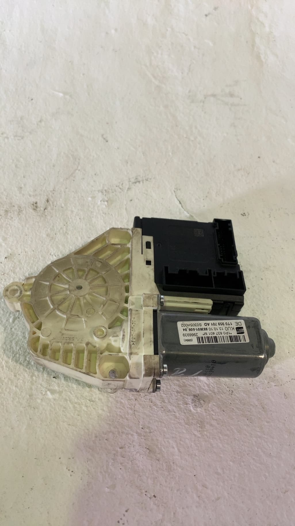 Motor elevalunas delantero izquierdo SEAT LEON (1P1) 2