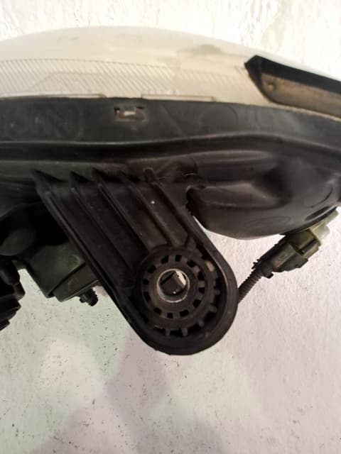 Recambio HYUNDAI GETZ (TB) ref. 921201C010
