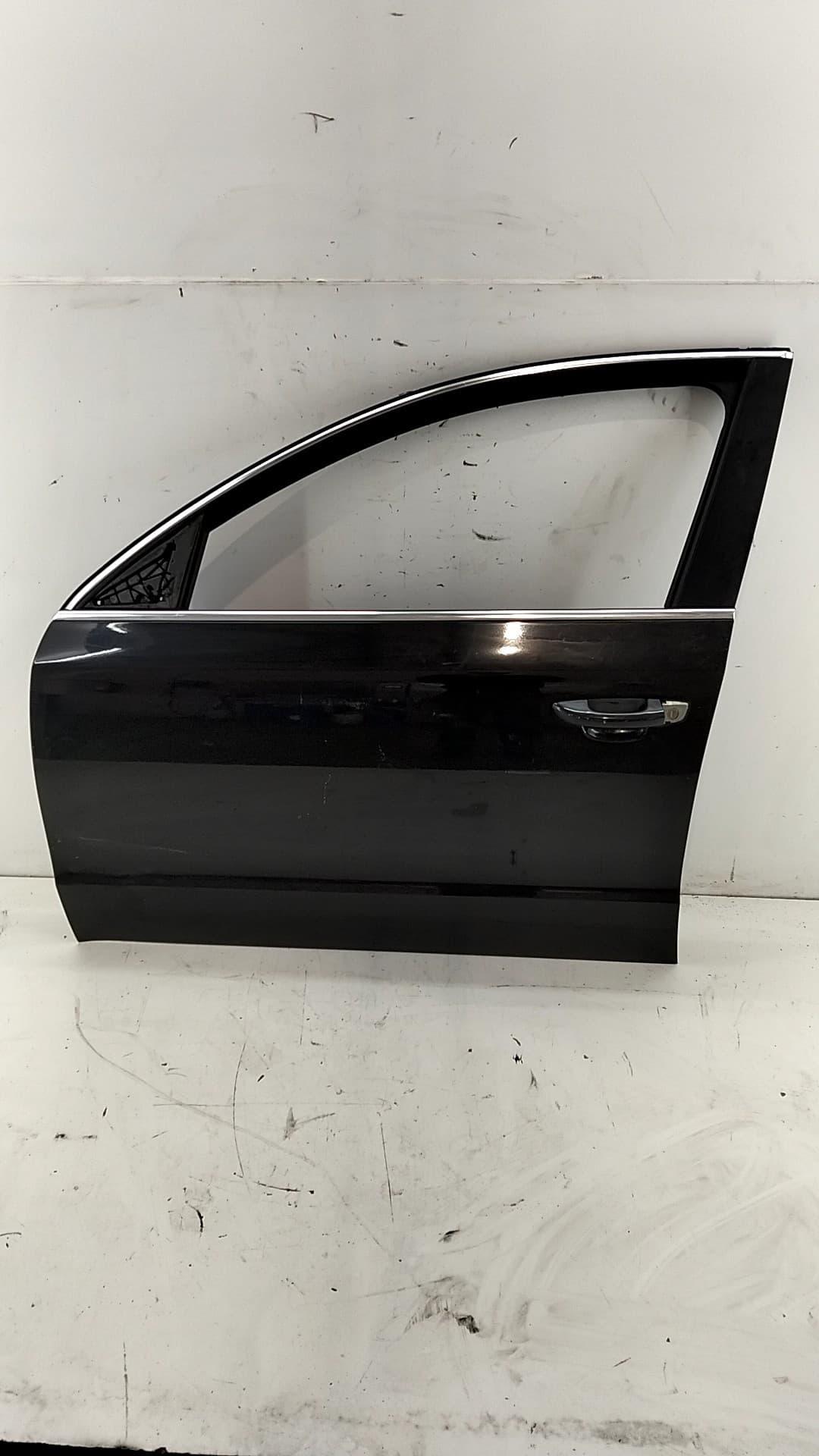 Puerta delantera izquierda SKODA SUPERB II (3T4)